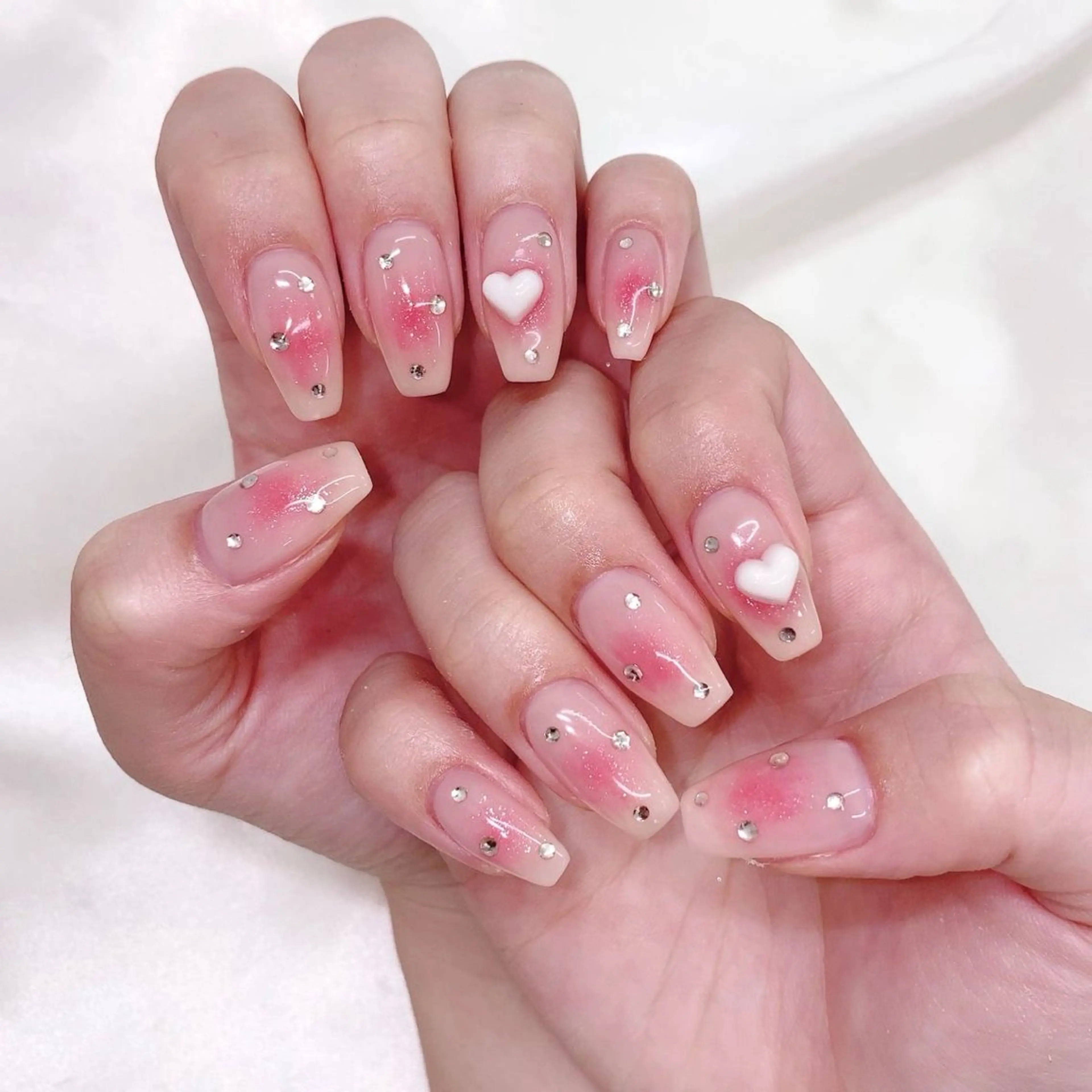 カラー グラデーションカラー ピンクカラー ハンドネイル AIN Nailのネイルデザイン