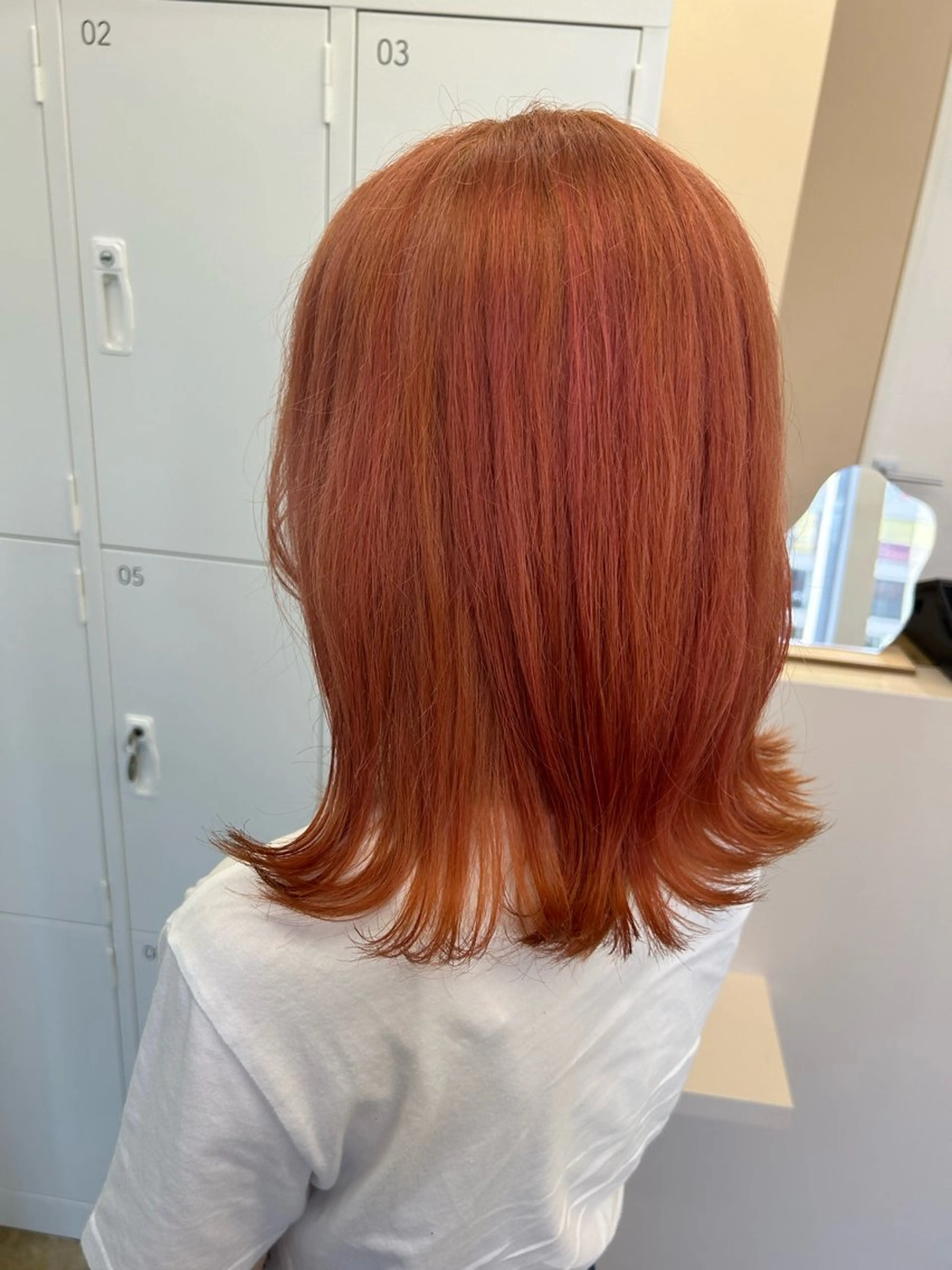 セミロング カラー ブリーチ Nanaha /レイヤーカットのヘアスタイル