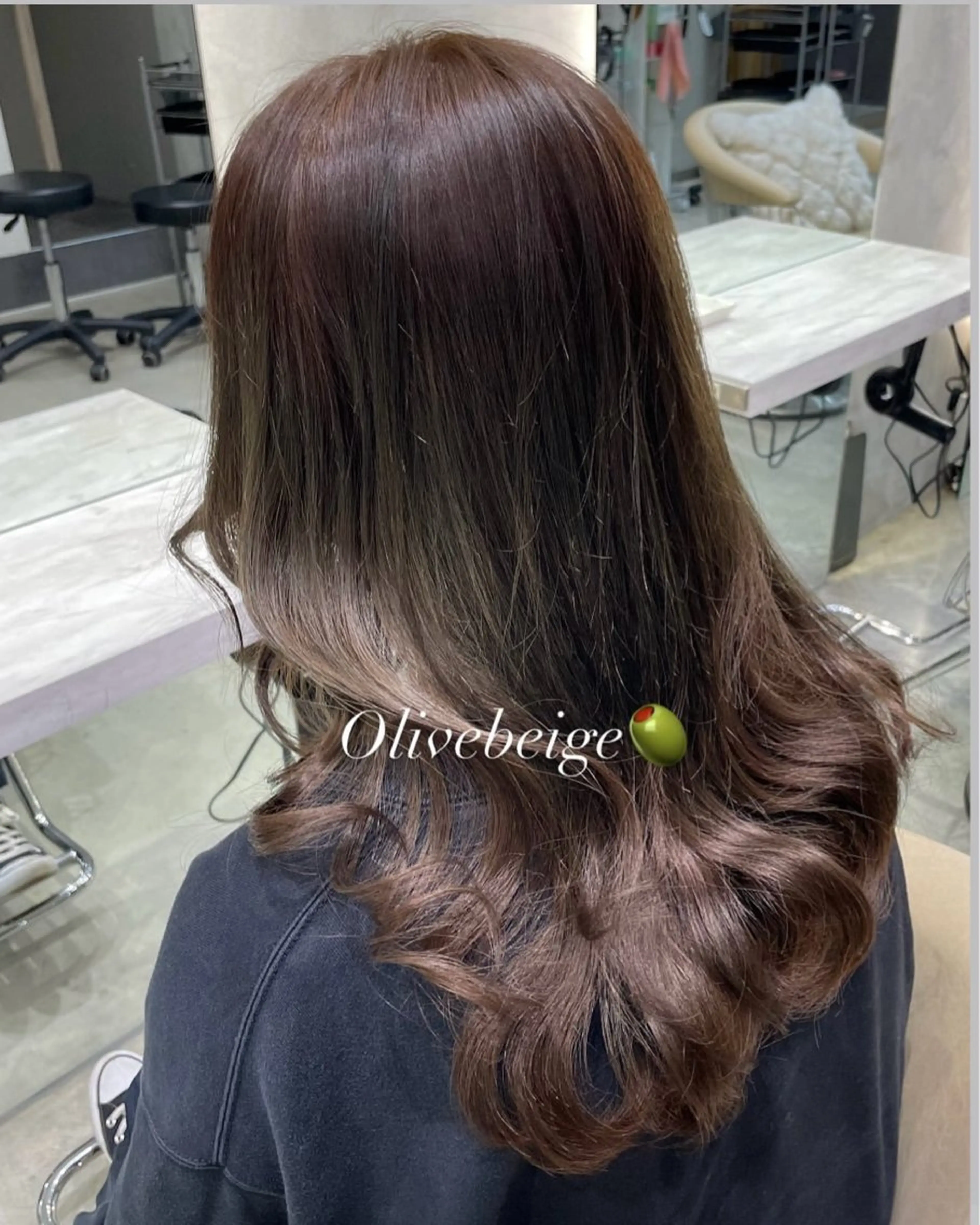 カラー londnaitre 乙川友杏のヘアスタイル