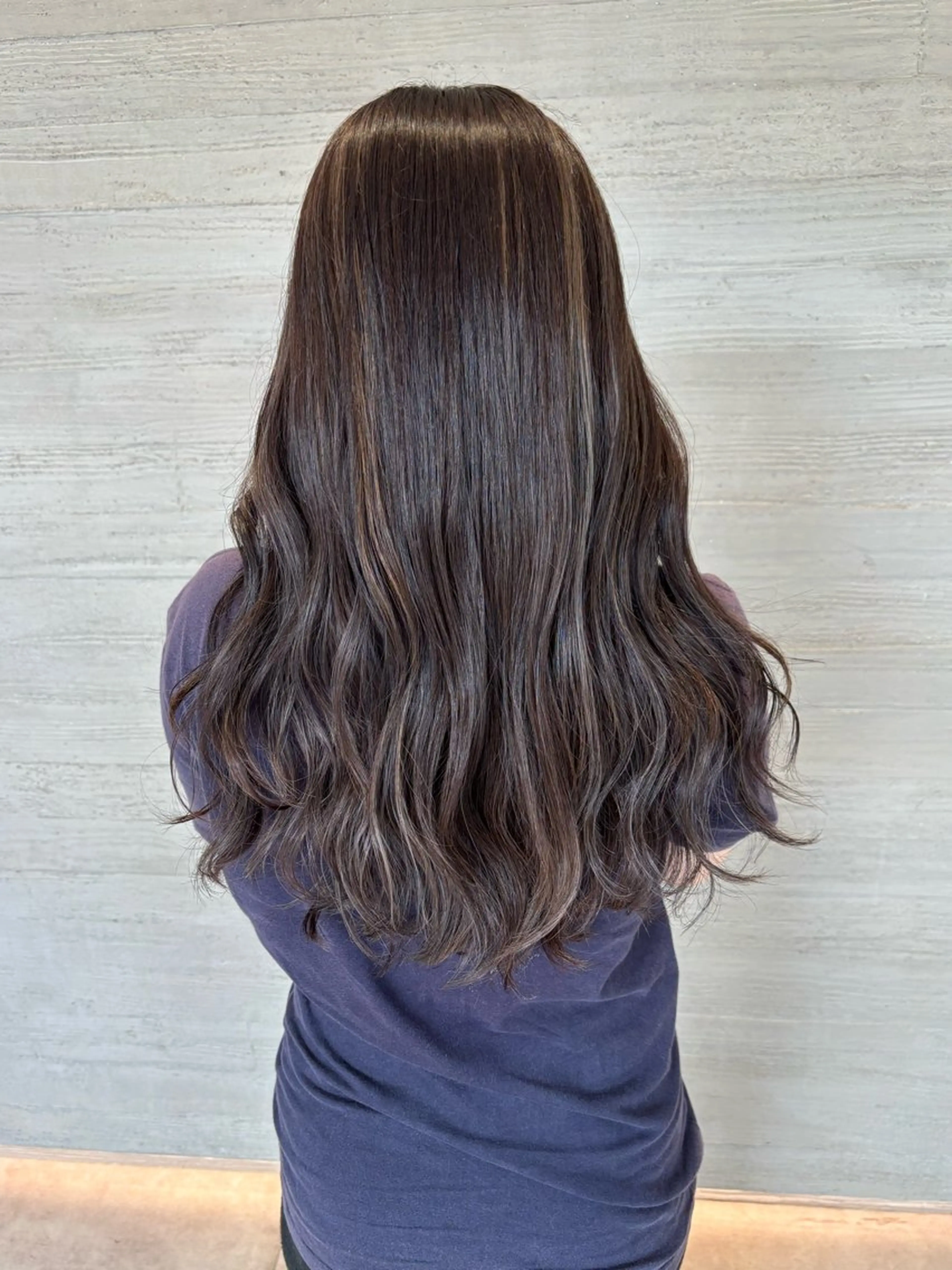 ロング ハイライト 🤍tomoka 🤍のヘアスタイル