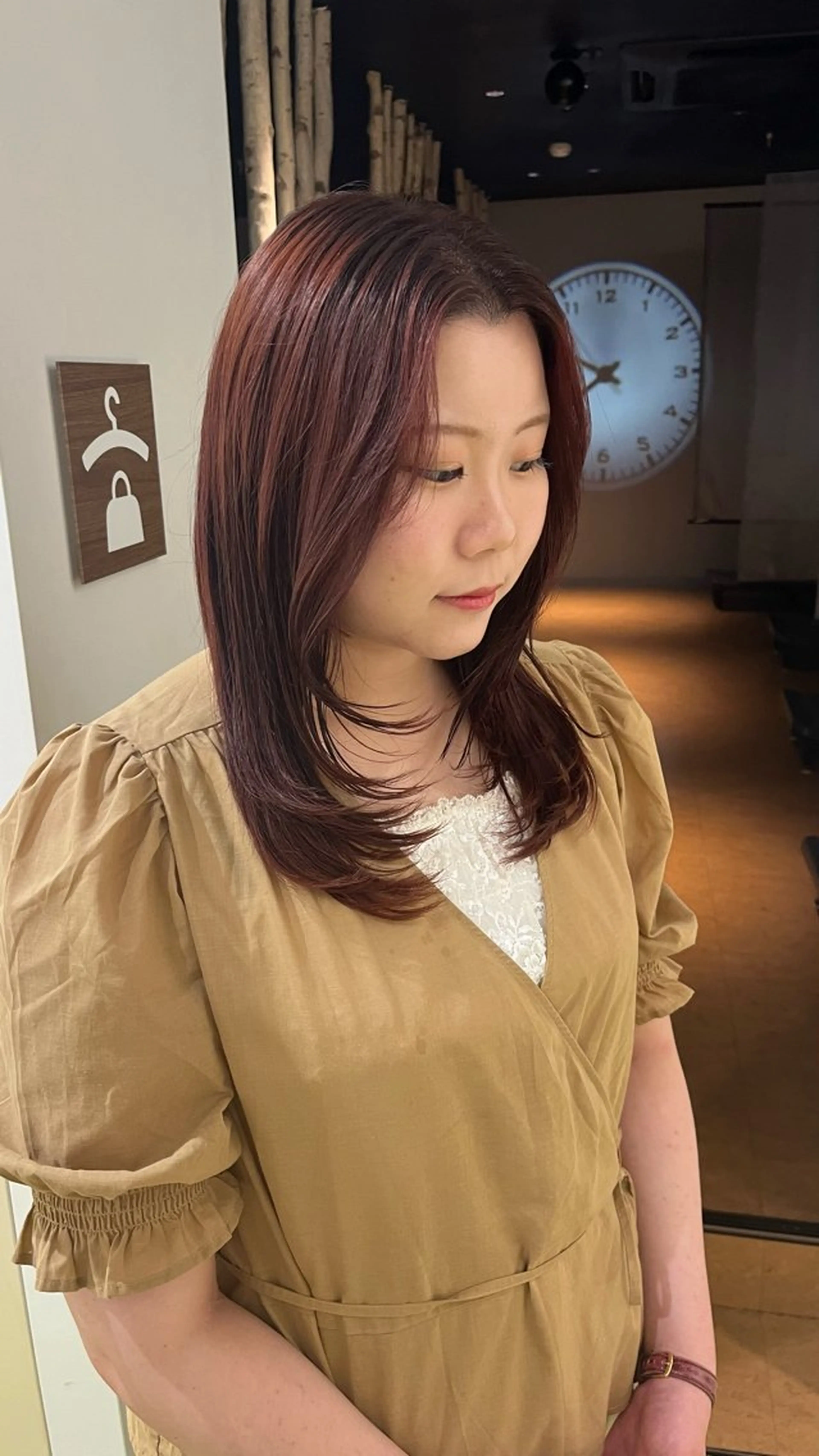 ミディアム レイヤーカット/ 艶カラー/YUKAのヘアスタイル