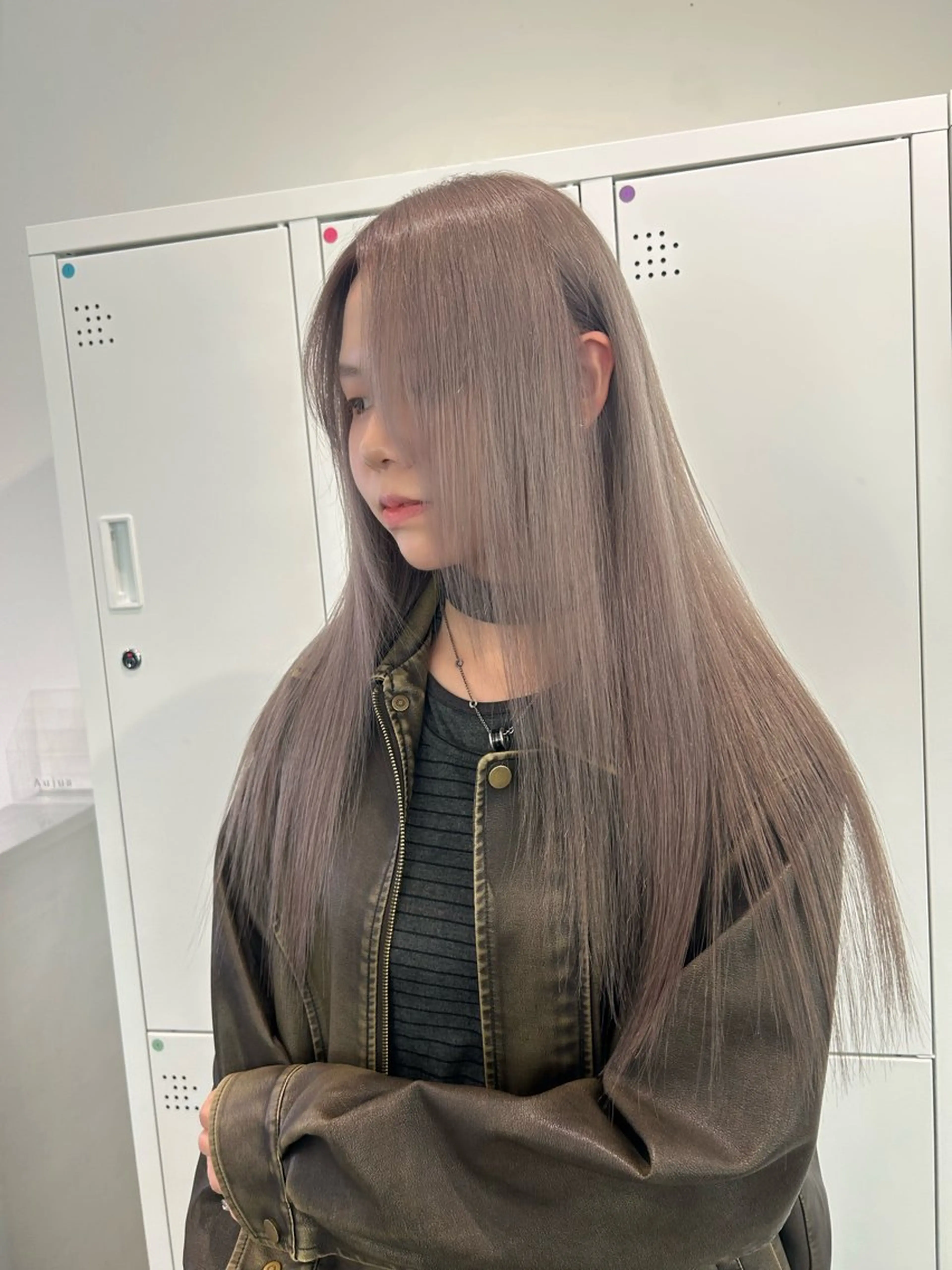 ロング ヘアカラー ブリーチ/ベージュ /レイヤー/ひよりのヘアスタイル