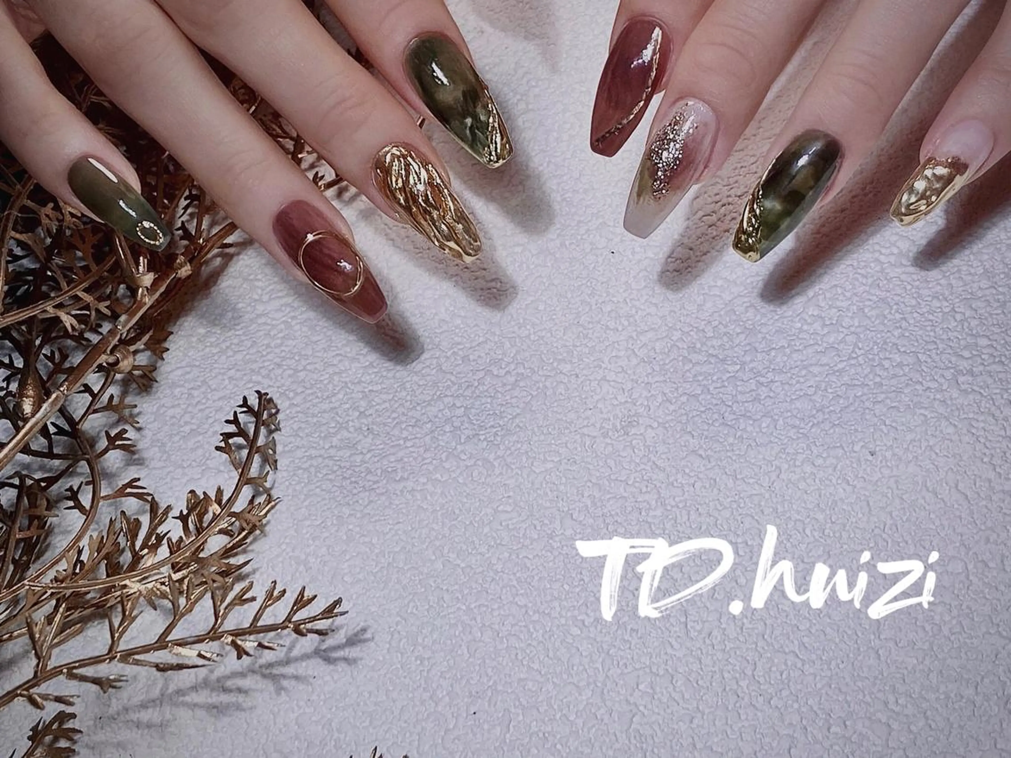 セミロング めぐみのネイルサロン スタッフ練習のネイルデザイン