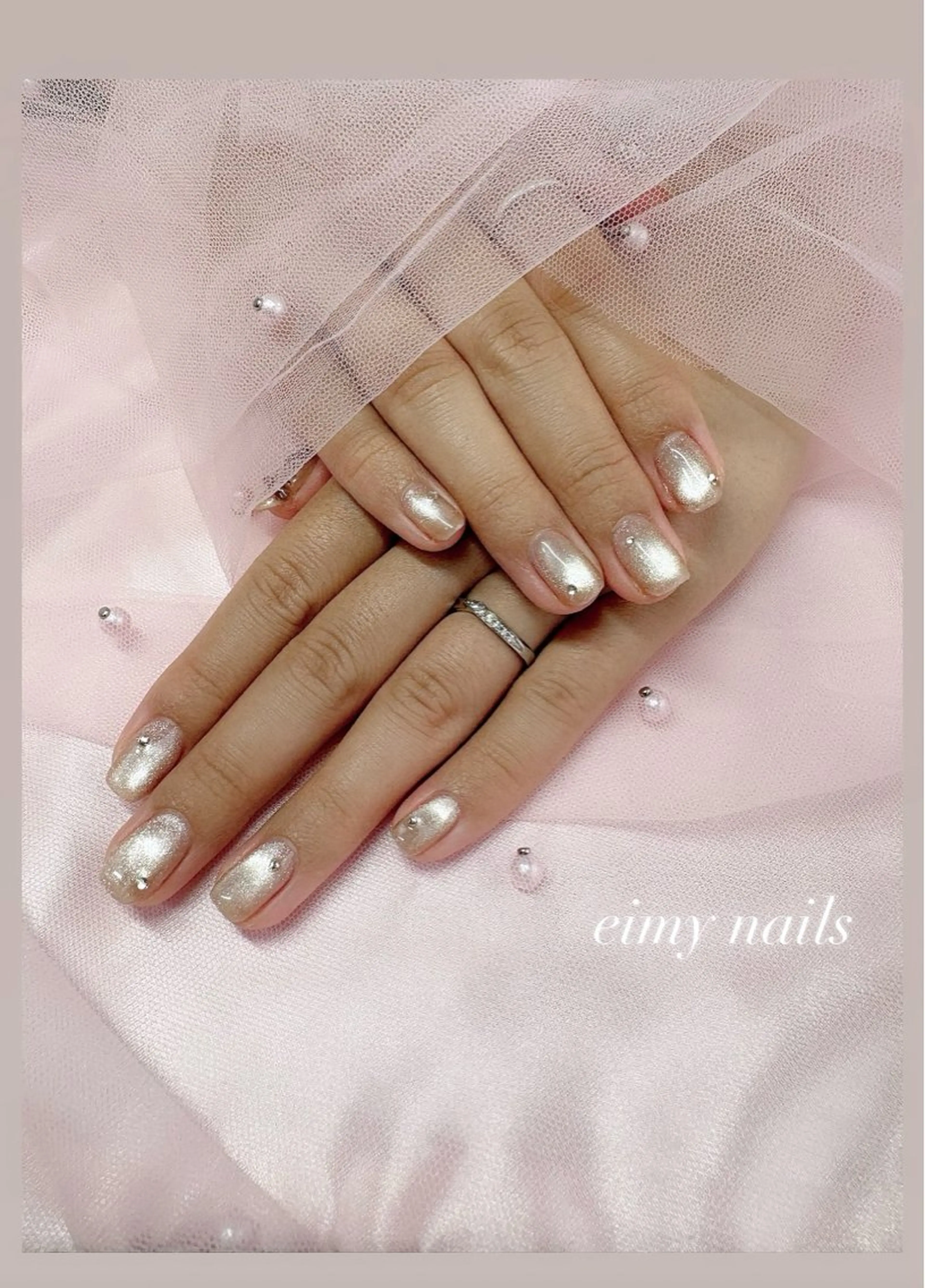 ネイル マグネットネイル マグネットワンカラー ワンカラーネイル ストーンネイル ハンドネイル eimy nails♡のネイルデザイン