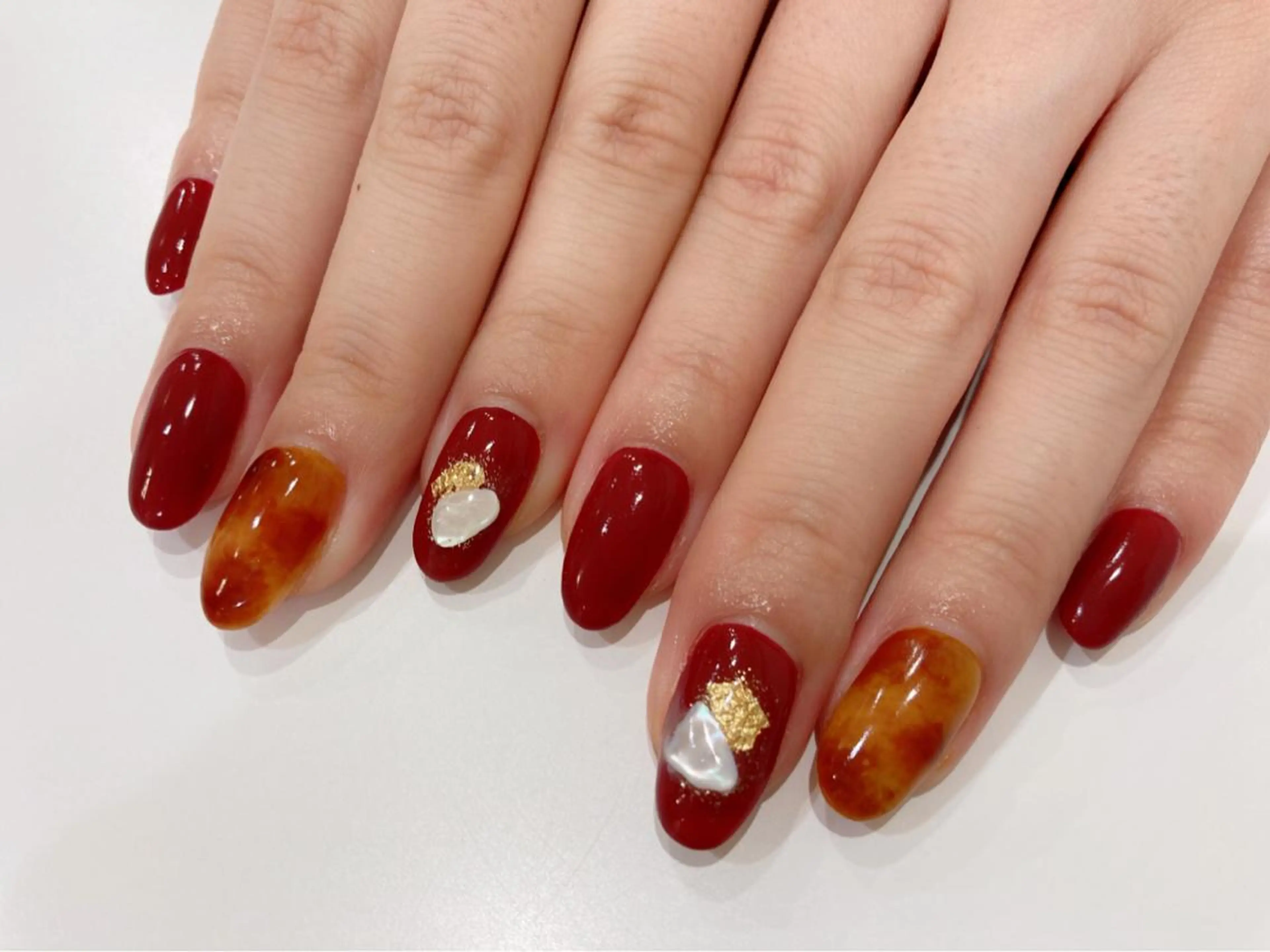 ネイル べっ甲ネイル ボルドー 酒井 美由紀のネイルデザイン