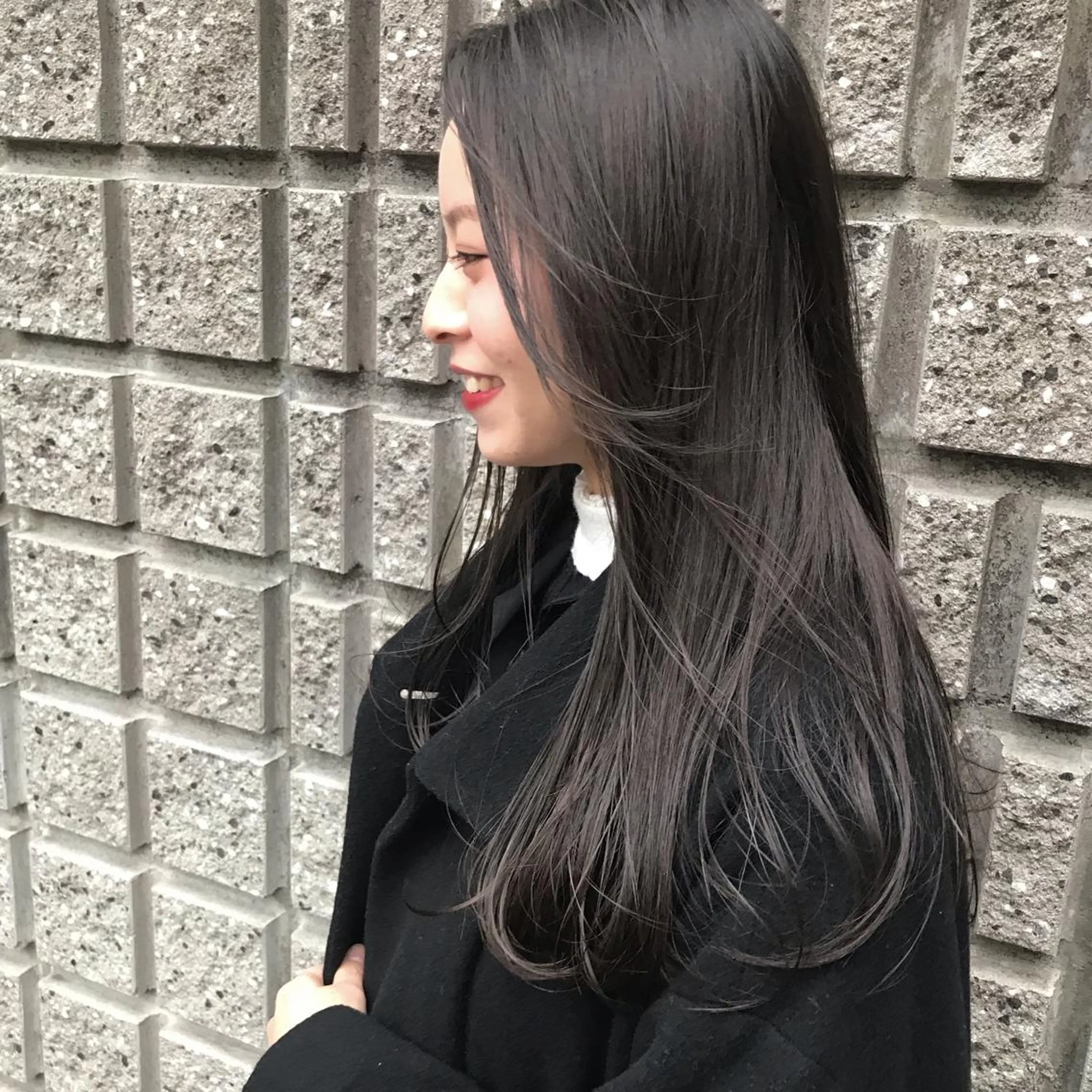 ロング カラー グレージュ ヘアカラー トリートメント salowin梅田所属・レイヤー/顔周り /AKARIのヘアスタイル