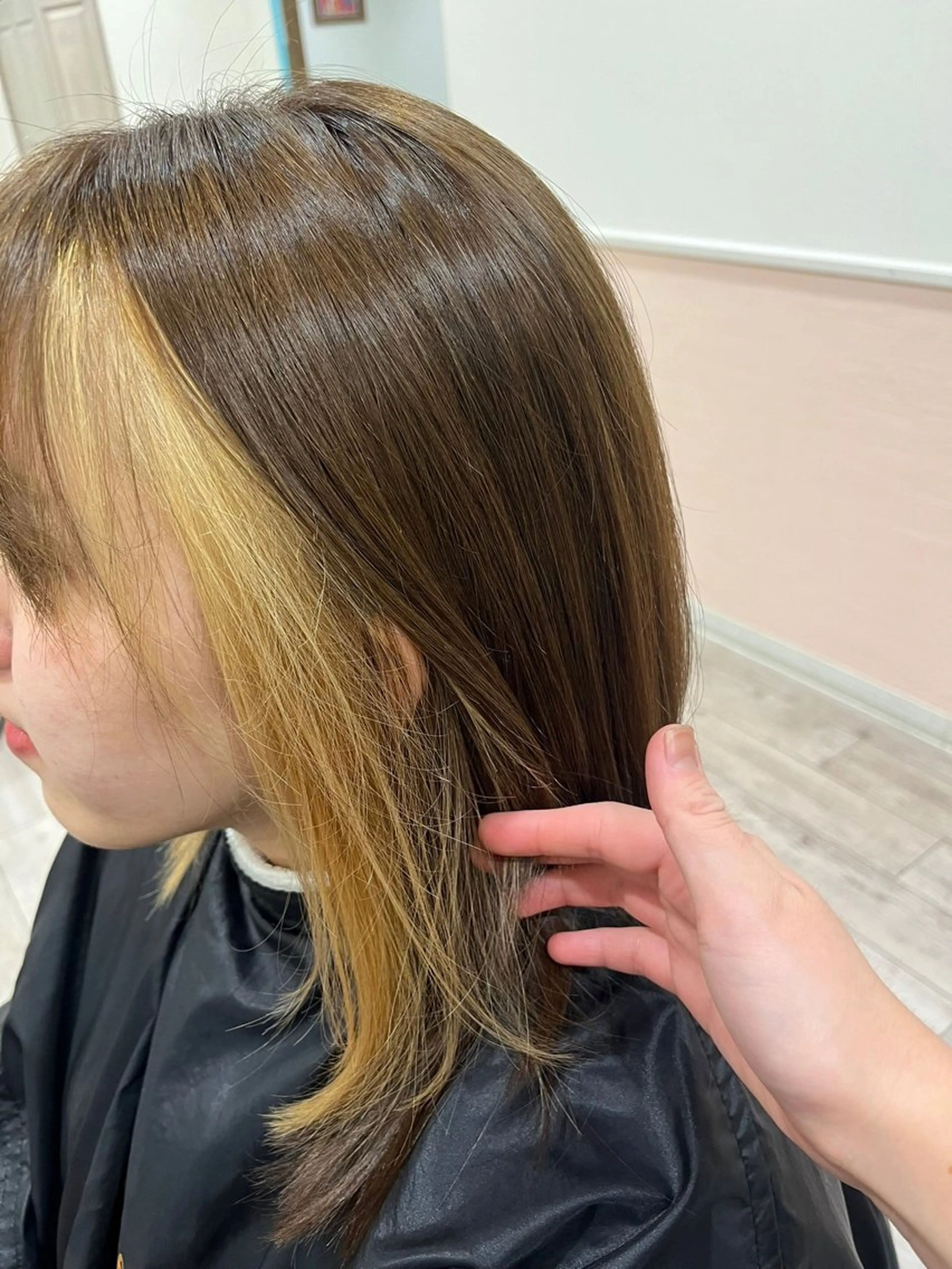 セミロング あだち まおのヘアスタイル