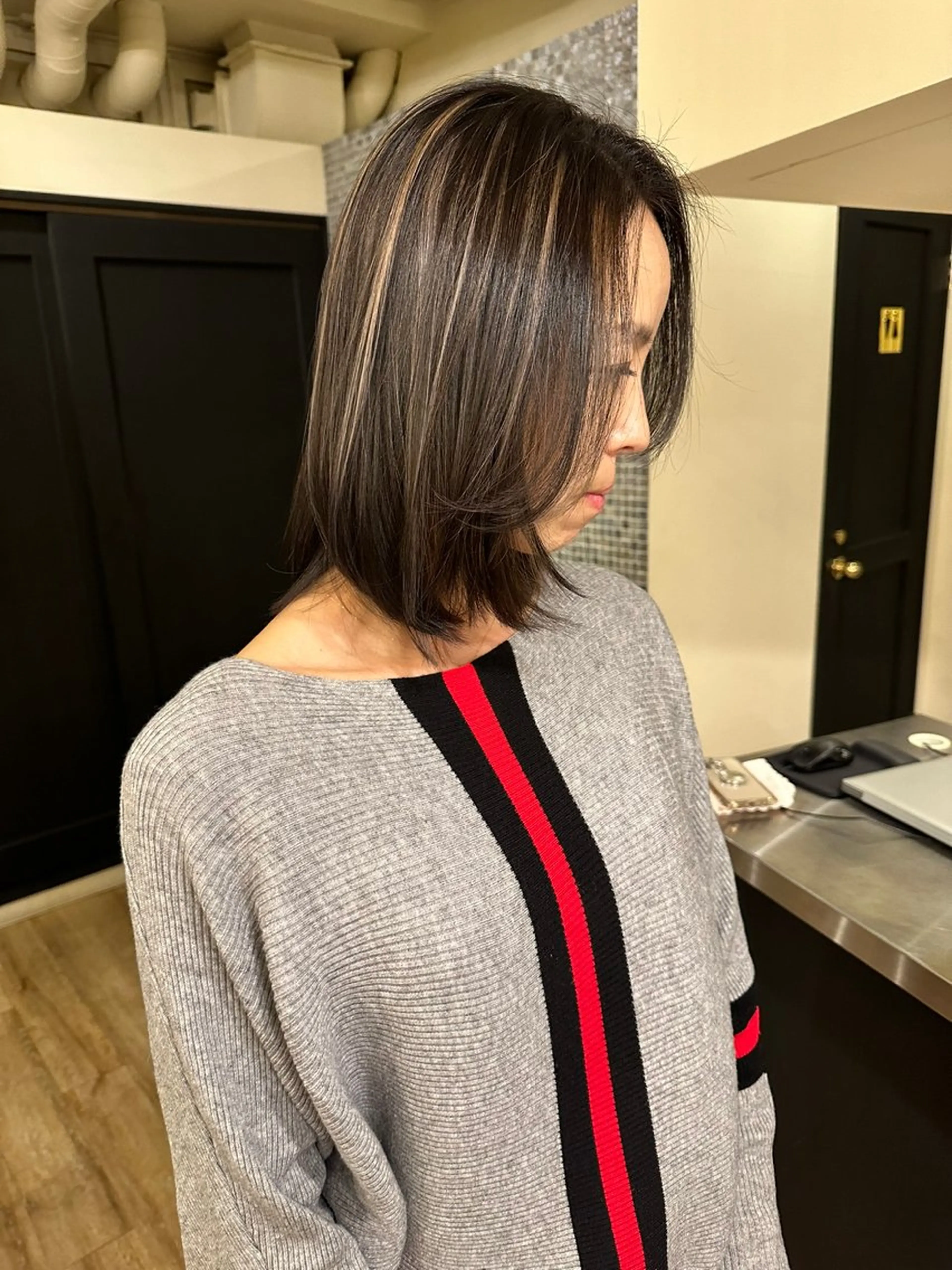 ミディアム カラー ハイライトカラー ハッシュカット ハイレイヤー ハイライト 韓国風ヘア 白髪ぼかしハイライト レイヤー川口 元気のヘアスタイル