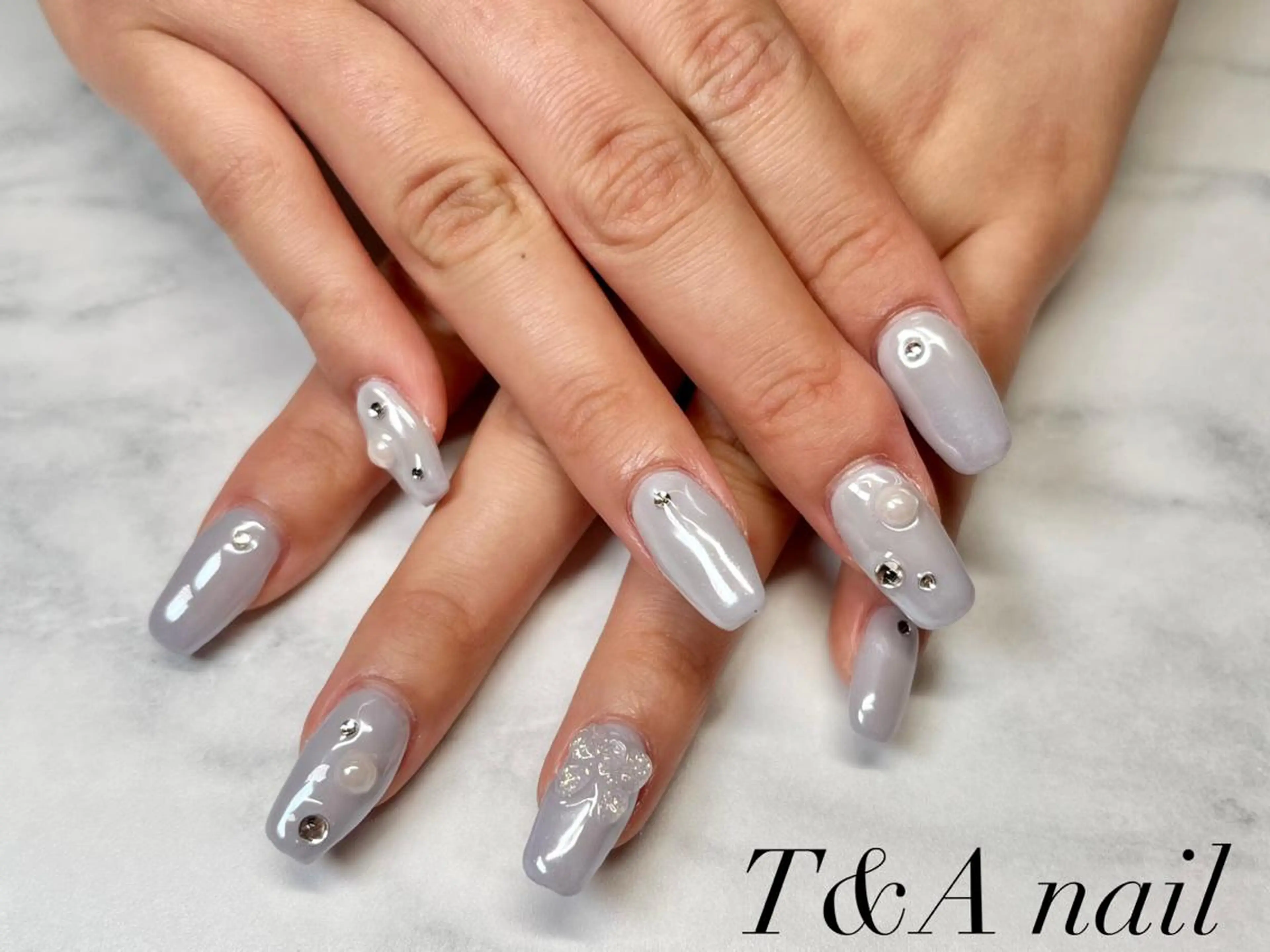 ミディアム ネイル 長さ出し ジェルネイル ニュアンスネイル スカルプネイル 夏ネイル ハンドネイル T&A nailのネイルデザイン