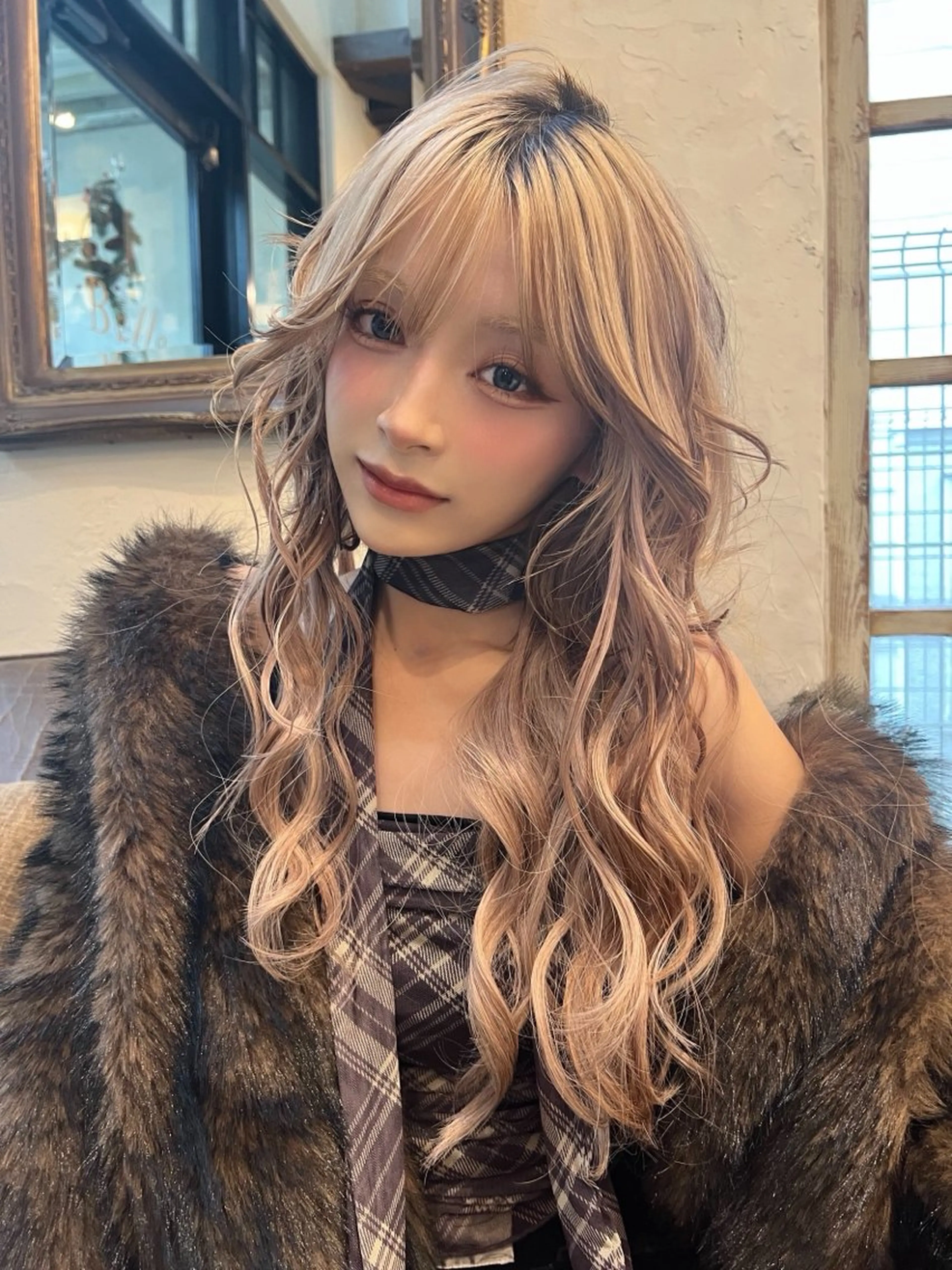 ロング カラー カット ヘアカラー トリートメント 抜きっぱなしブロンド /ハイトーン/カナタのヘアスタイル