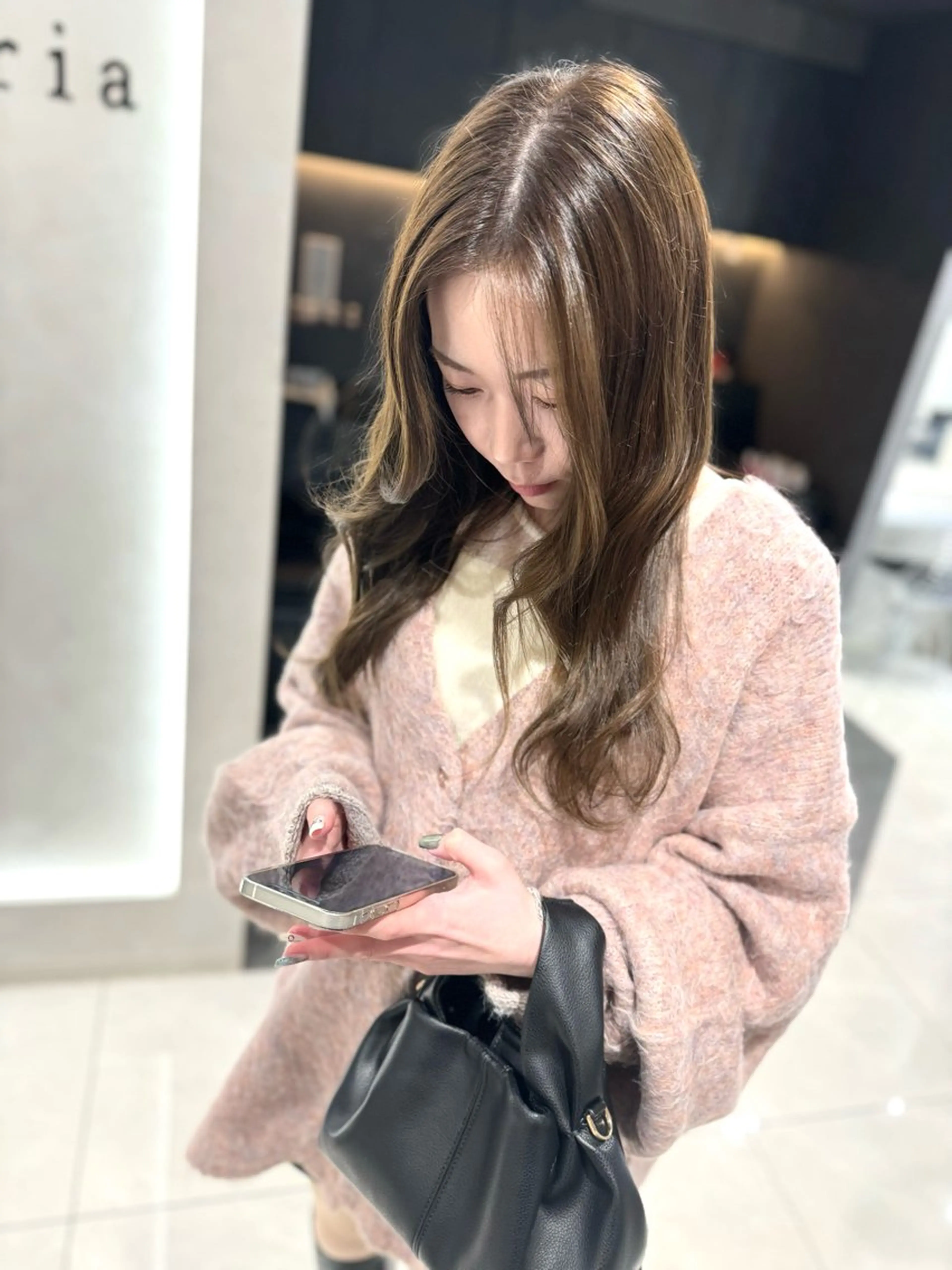 ロング カラー ベージュカラー ブリーチ ブルーカラー ケアブリーチ フォギーベージュ 韓国風ハッシュカット 似合わせレイヤー池袋のヘアスタイル