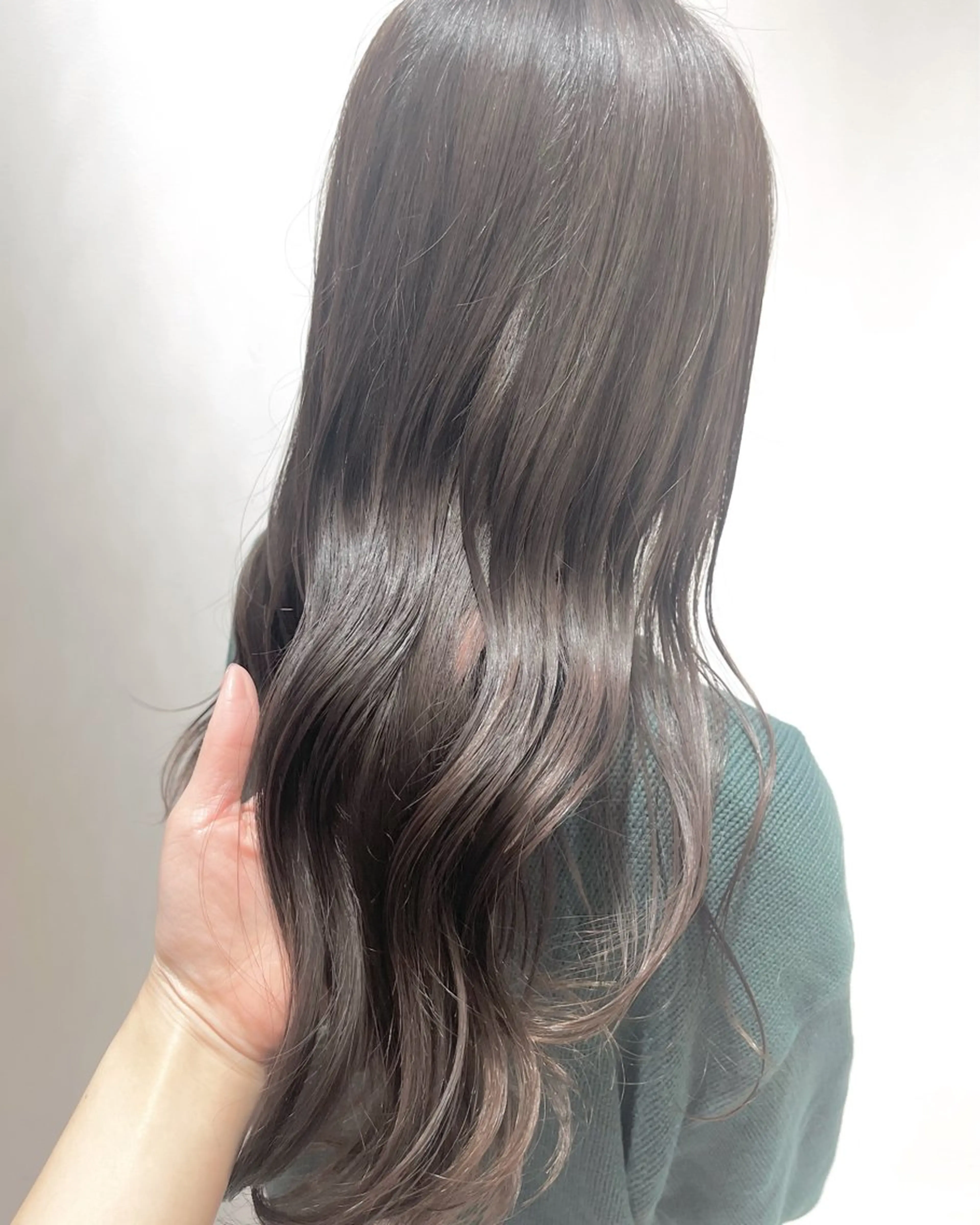 カラー 中務 綾乃のヘアスタイル