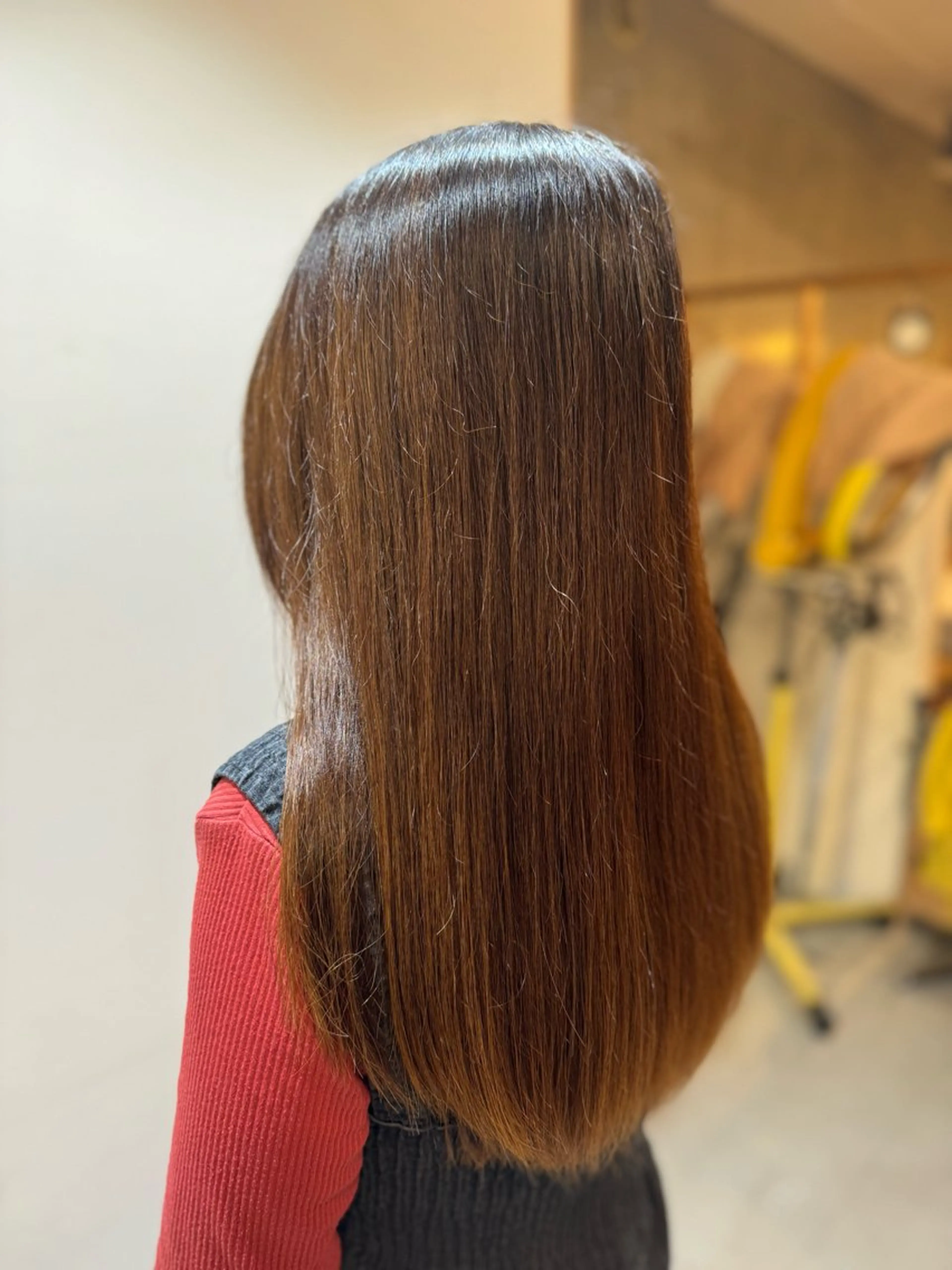 ロング タツキ／レイヤー／ パーマ／艶カラーのヘアスタイル