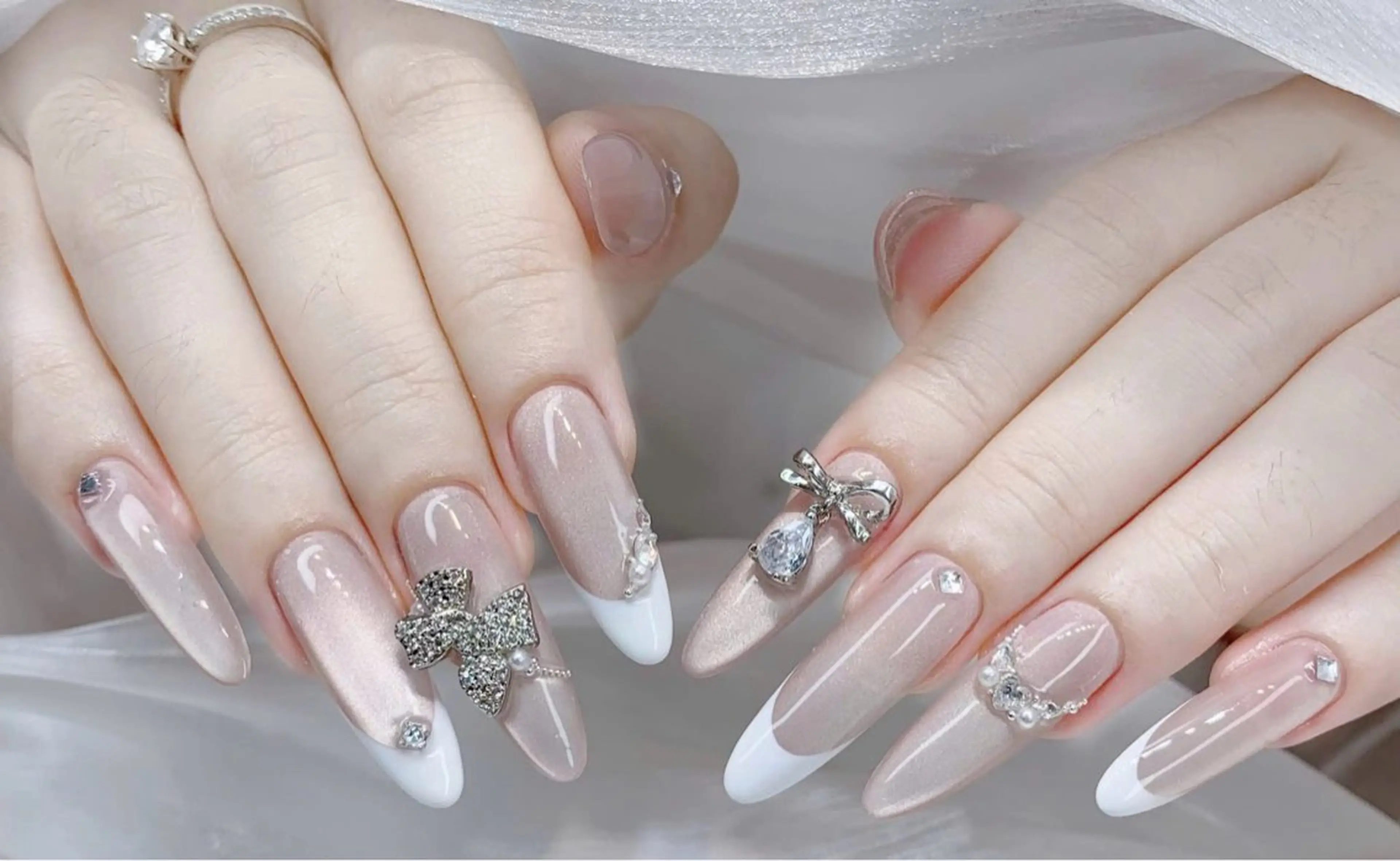 ネイル 長さ出し フレンチネイル ジェルネイル ガラスフレンチ 韓国ネイル Minette nailHuongのネイルデザイン