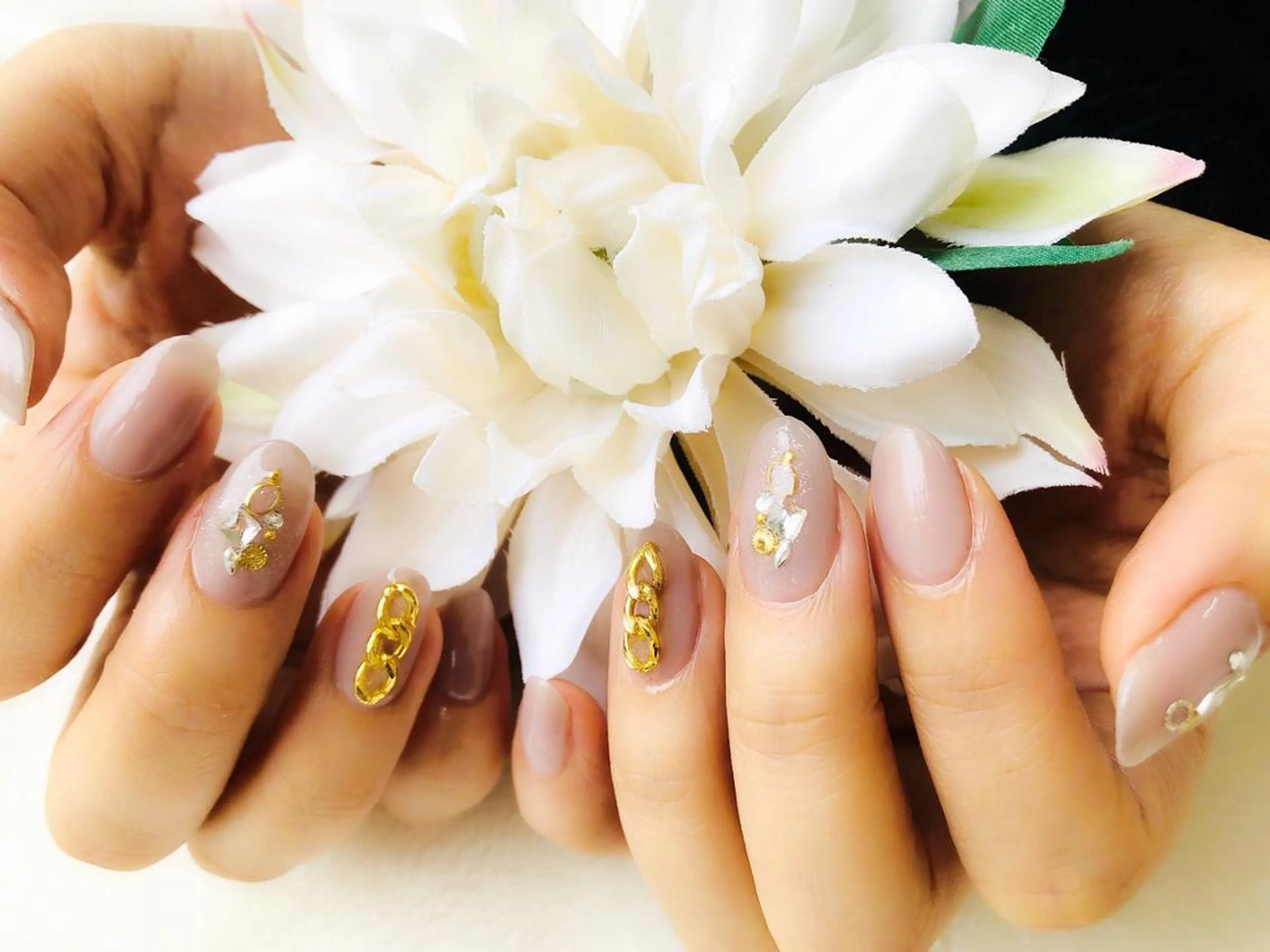 ネイル 【尾下】 ロイヤル•セラピストのネイルデザイン