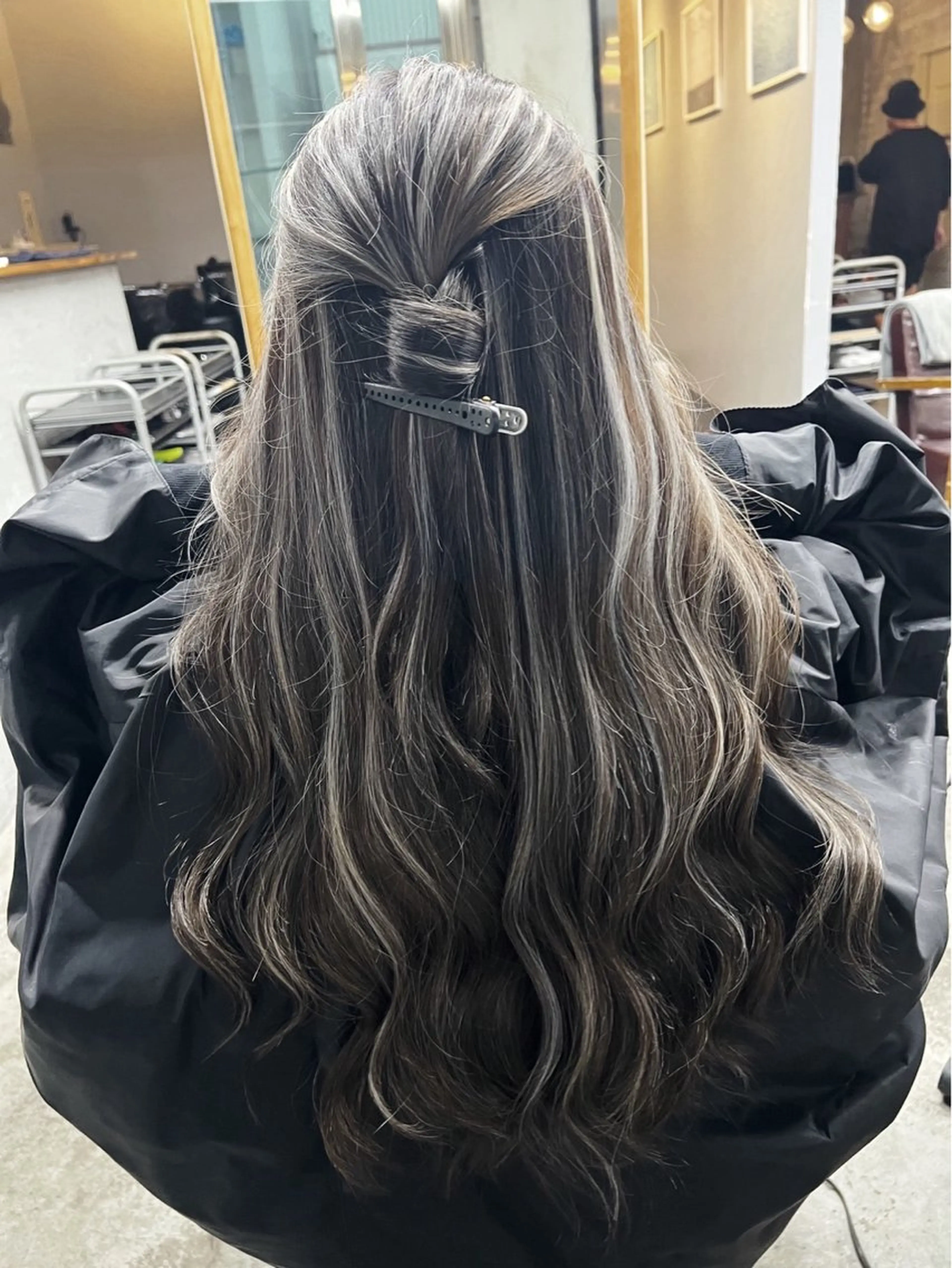 ロング カラー ヘアアレンジ グレージュ ハイライトカラー ハイライト ヘアカラー トリートメント ROBIN所属・指名数No.1 /NAOYAのヘアスタイル