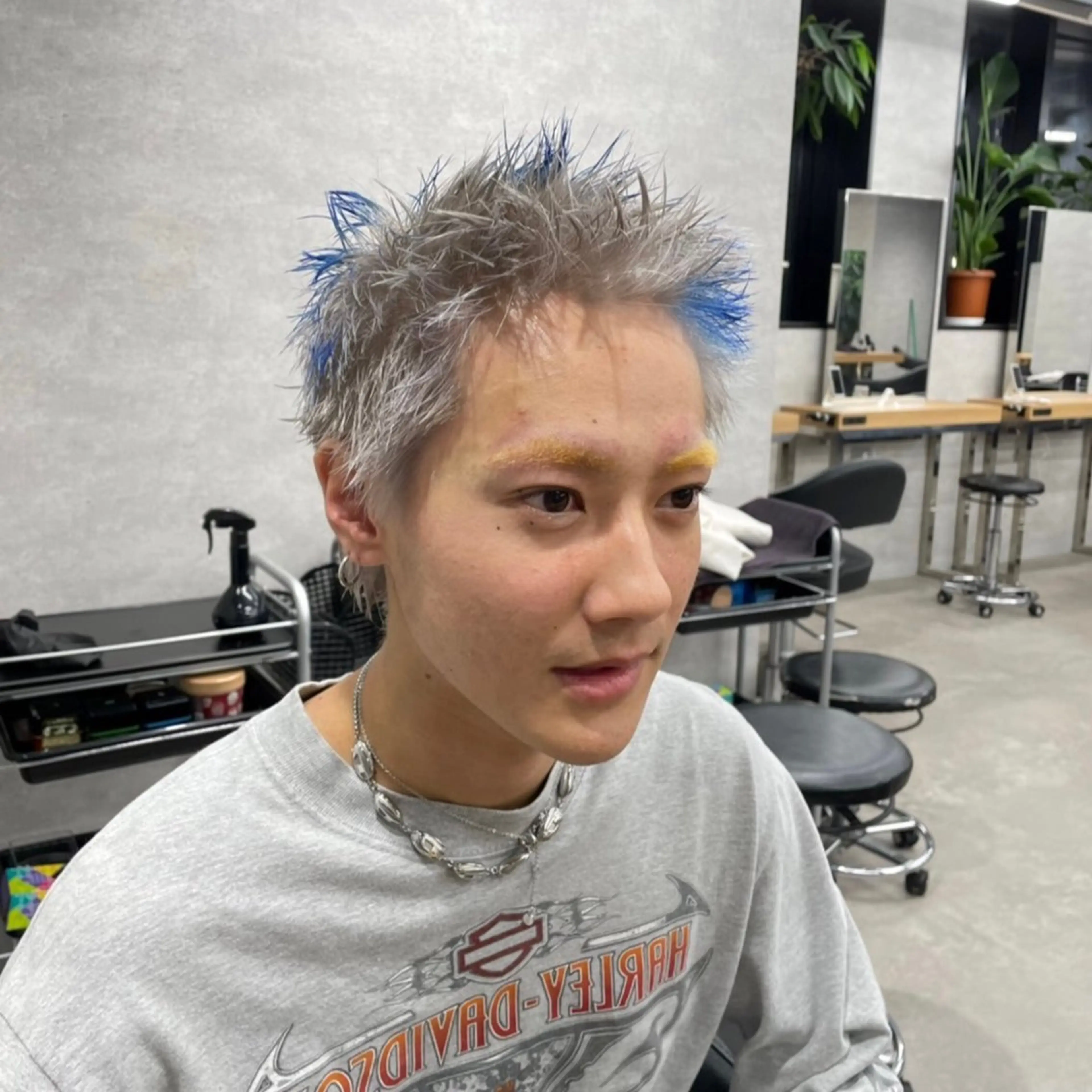 ショート カラー パーマ メンズ メンズブリーチ スパイキーショート ブリーチ ショートヘア カット ヘッドスパ ヘアセット 🔥メンズ 特化🔥菊水皐暉🔥のヘアスタイル