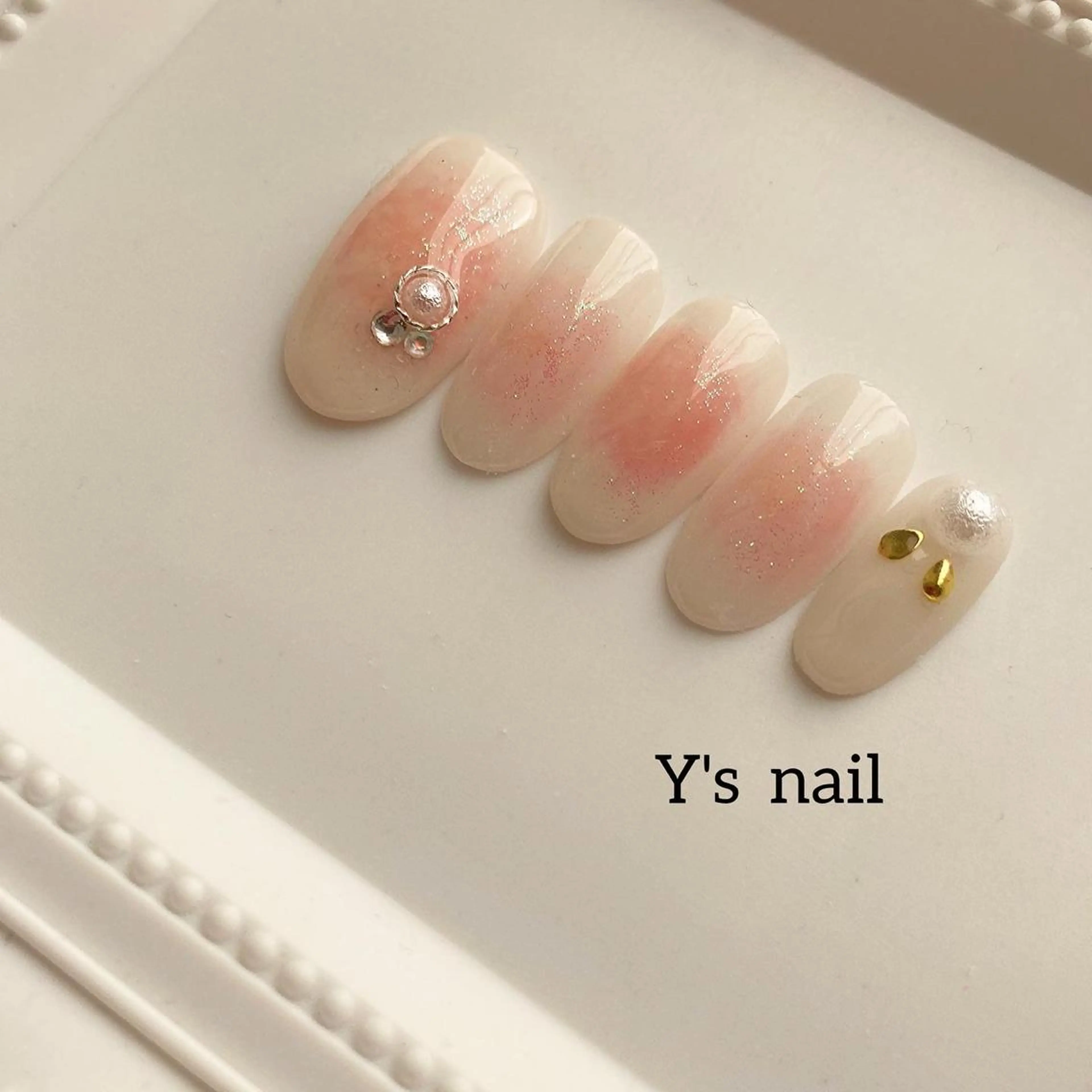 ネイル 手書きが得意🖌️ Y’s  nailのネイルデザイン