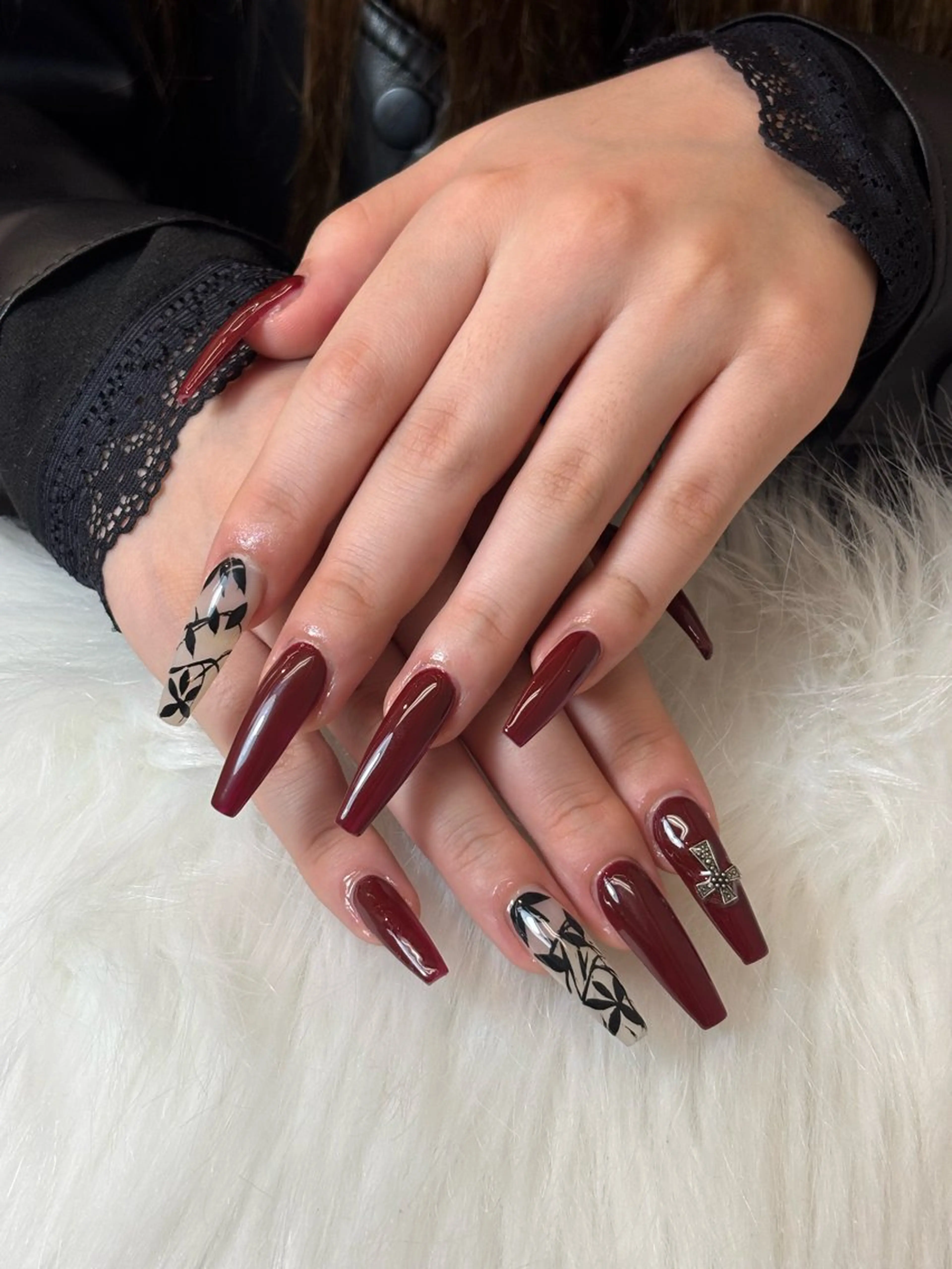 ネイル グラデーション キラキラネイル ワンカラーネイル 冬ネイル Jenn Nail Salonのネイルデザイン