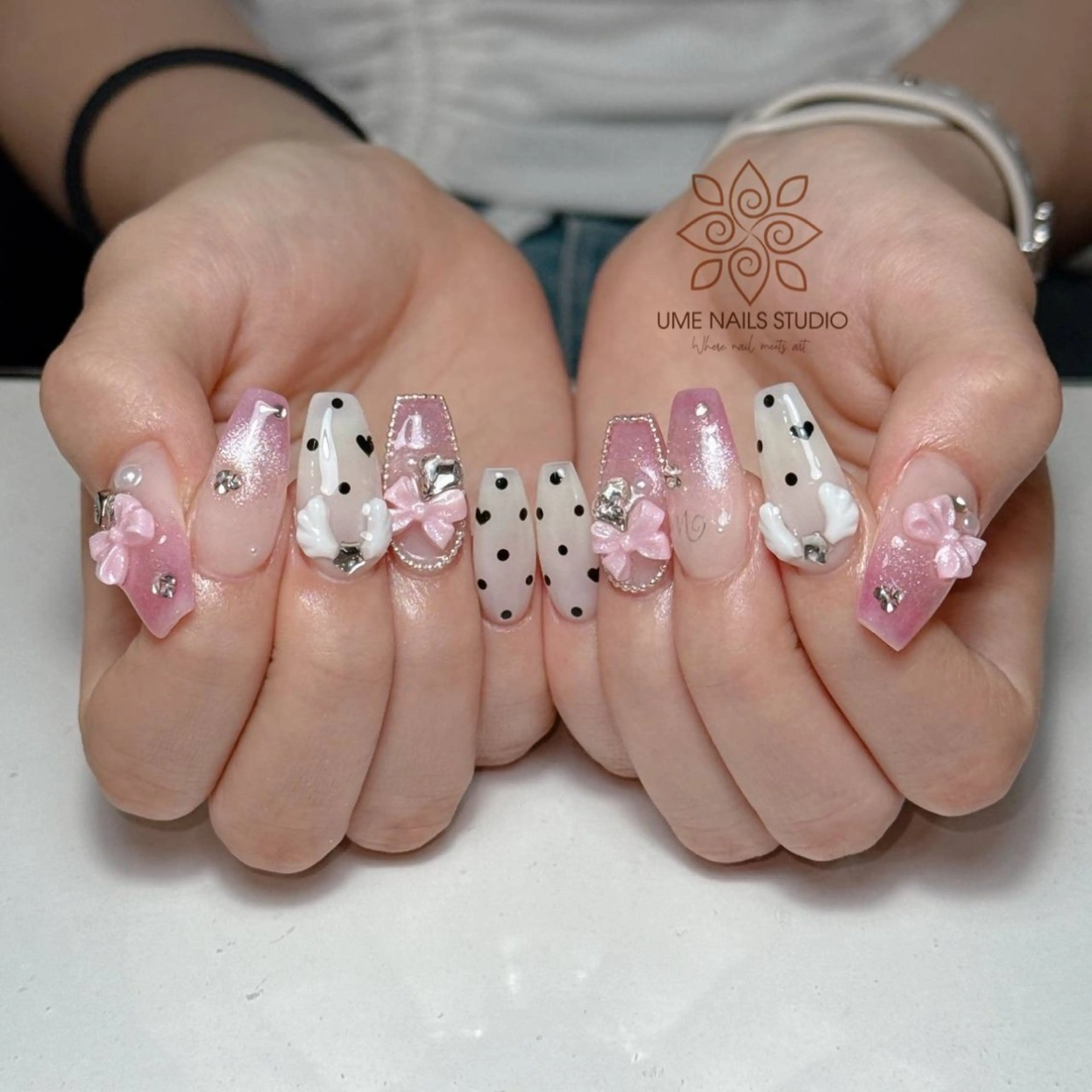 ネイル チークネイル クリアネイル ガーリー キラキラネイル 韓国ネイル ハンドネイル Ume Nail Studioのネイルデザイン