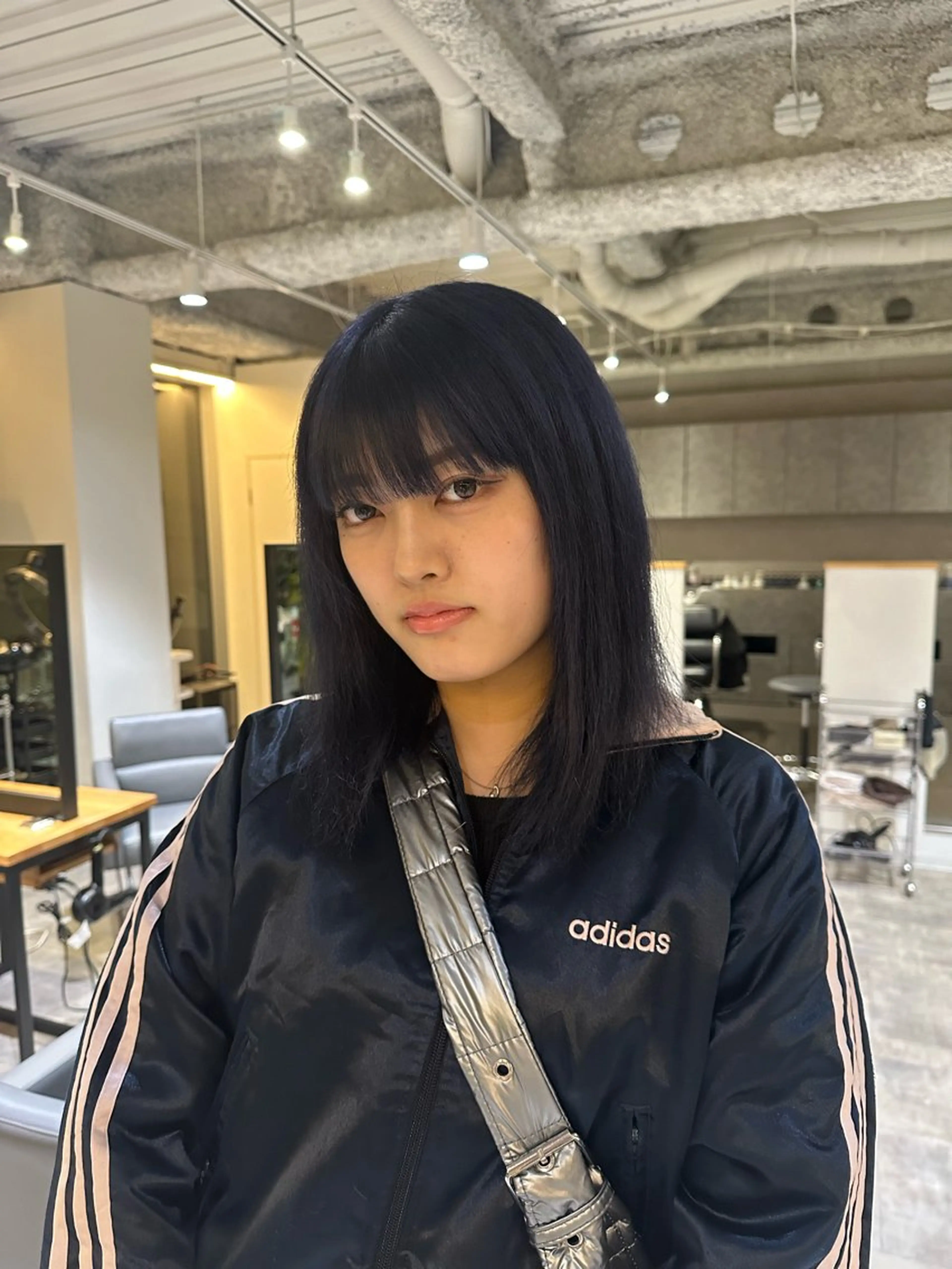 ミディアム カラー ブルーカラー ネイビーカラー 縮毛矯正 渚音 nanoのヘアスタイル