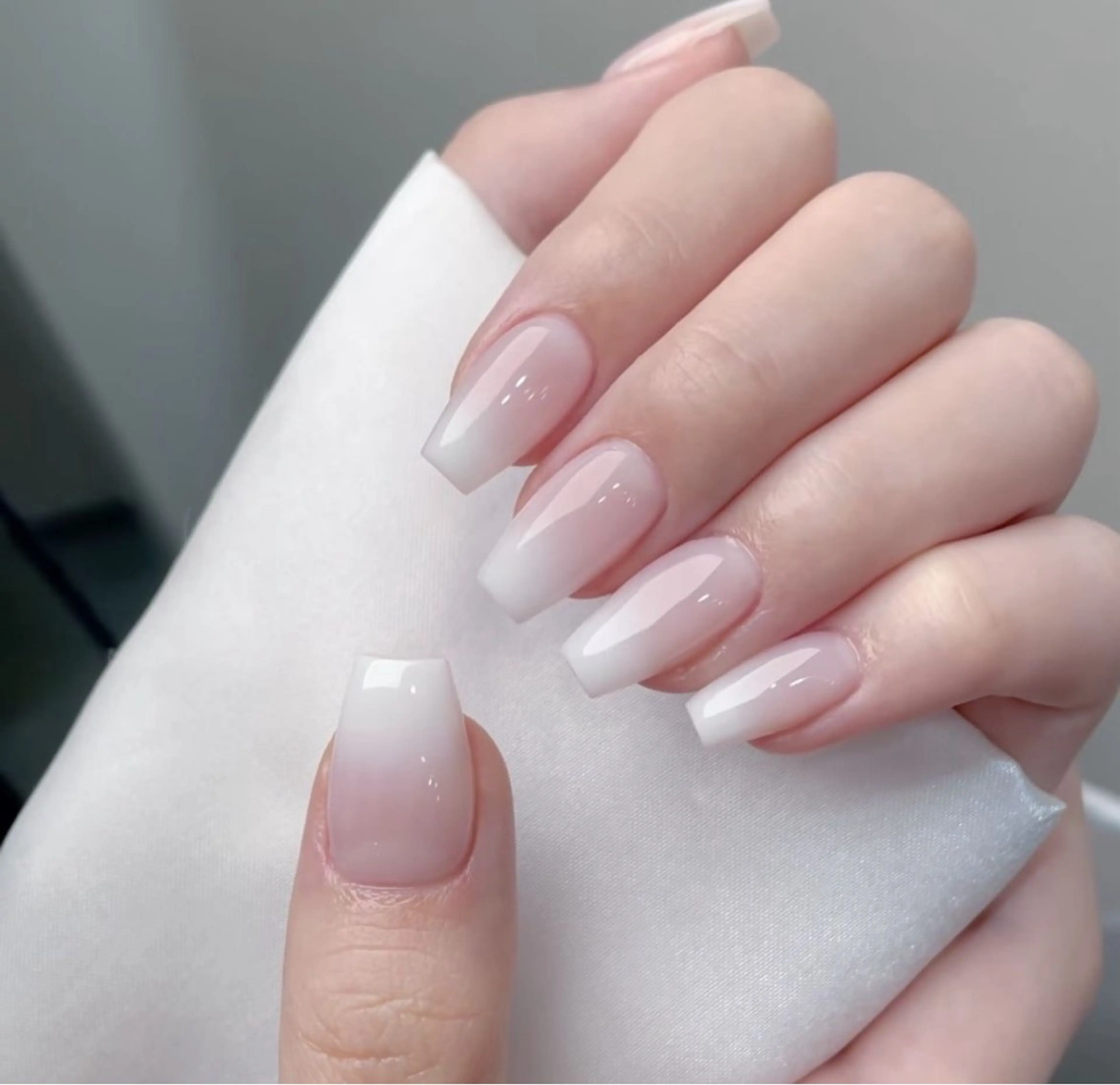 【長さ出し10本】🌷グラデーション🌷(ベイビーブーマー風🧸🎀)の写真