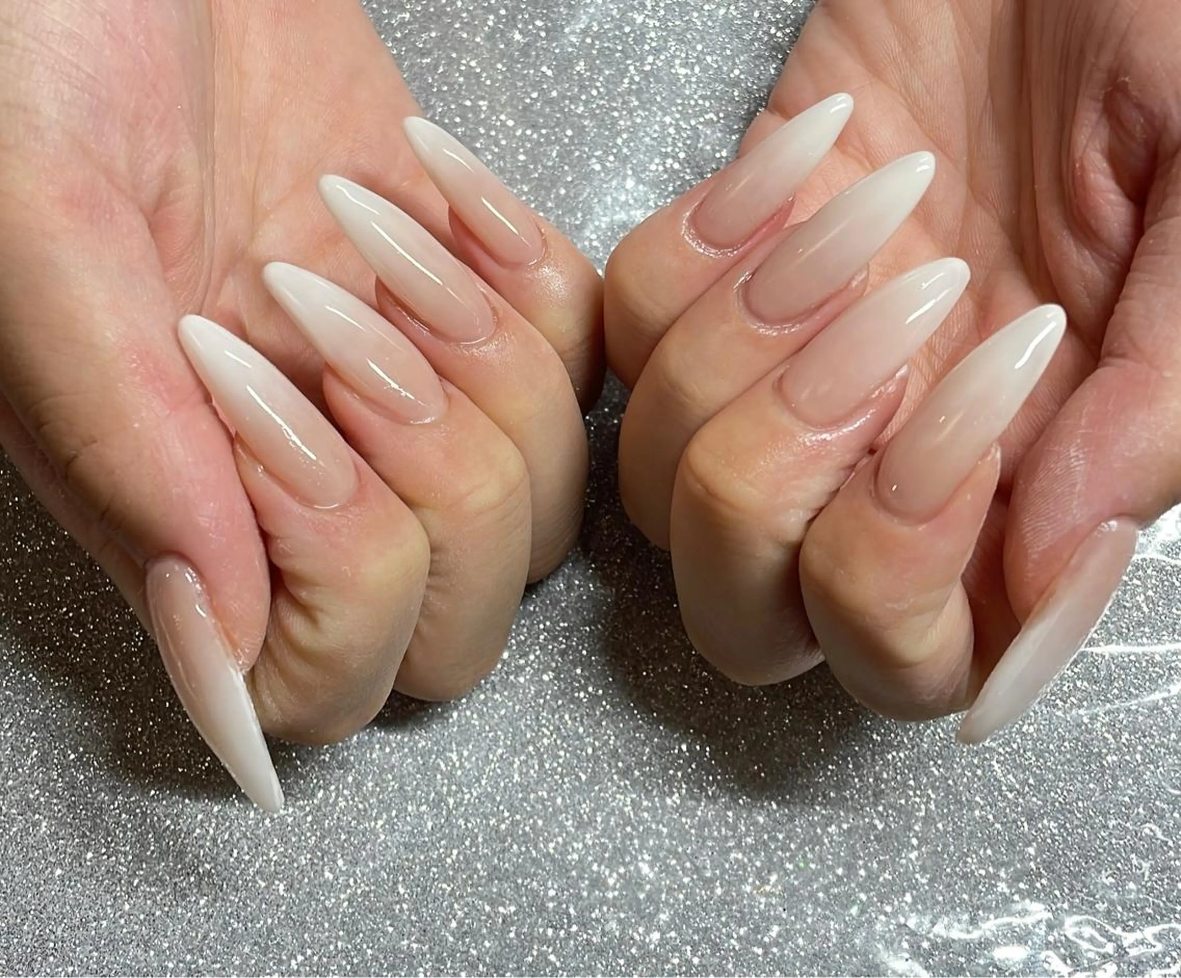 ネイル ハンドネイル VIERU 🌈🎀💖のネイルデザイン