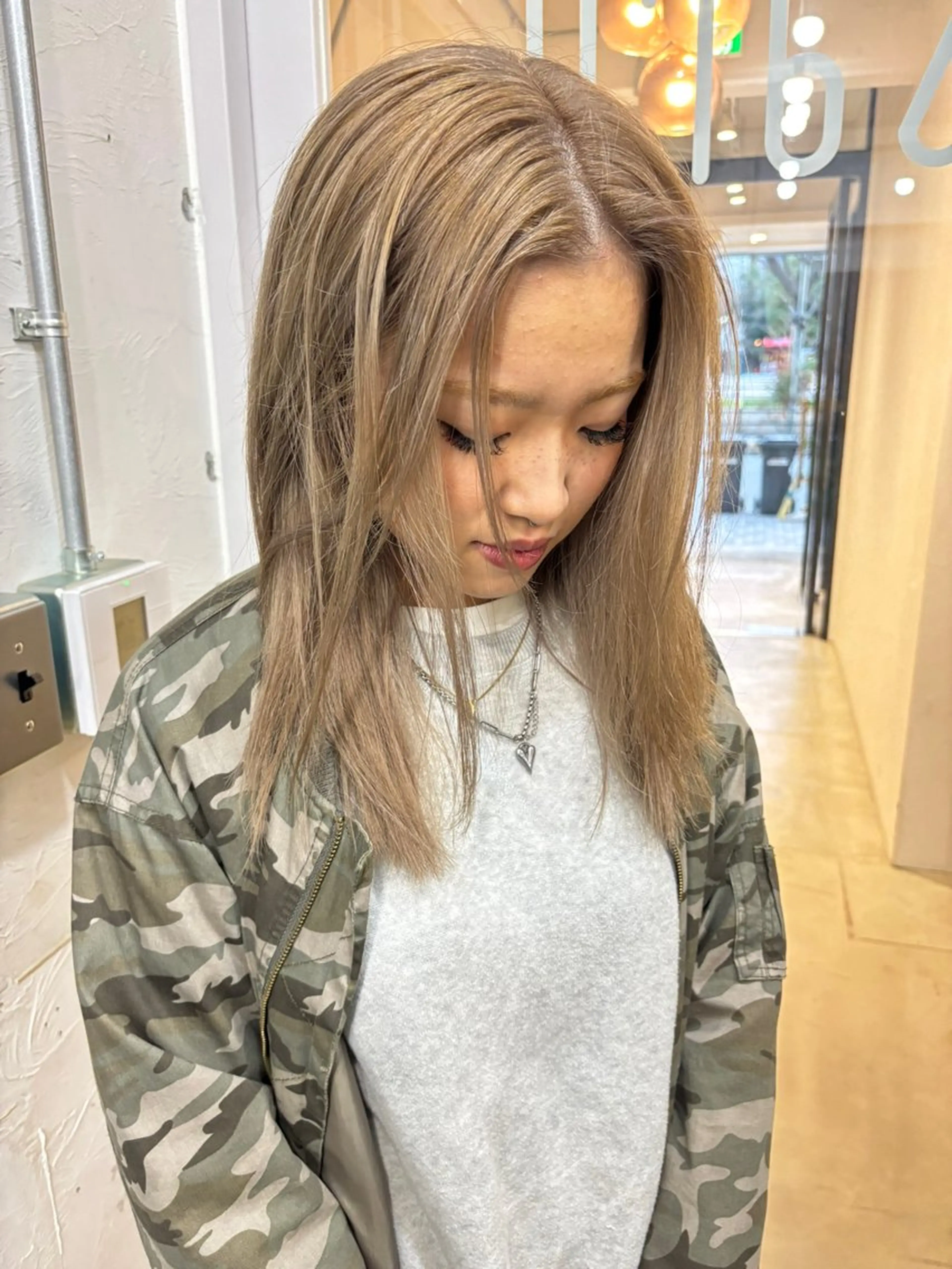 ロング ヘアカラー 大西 柚羽のヘアスタイル