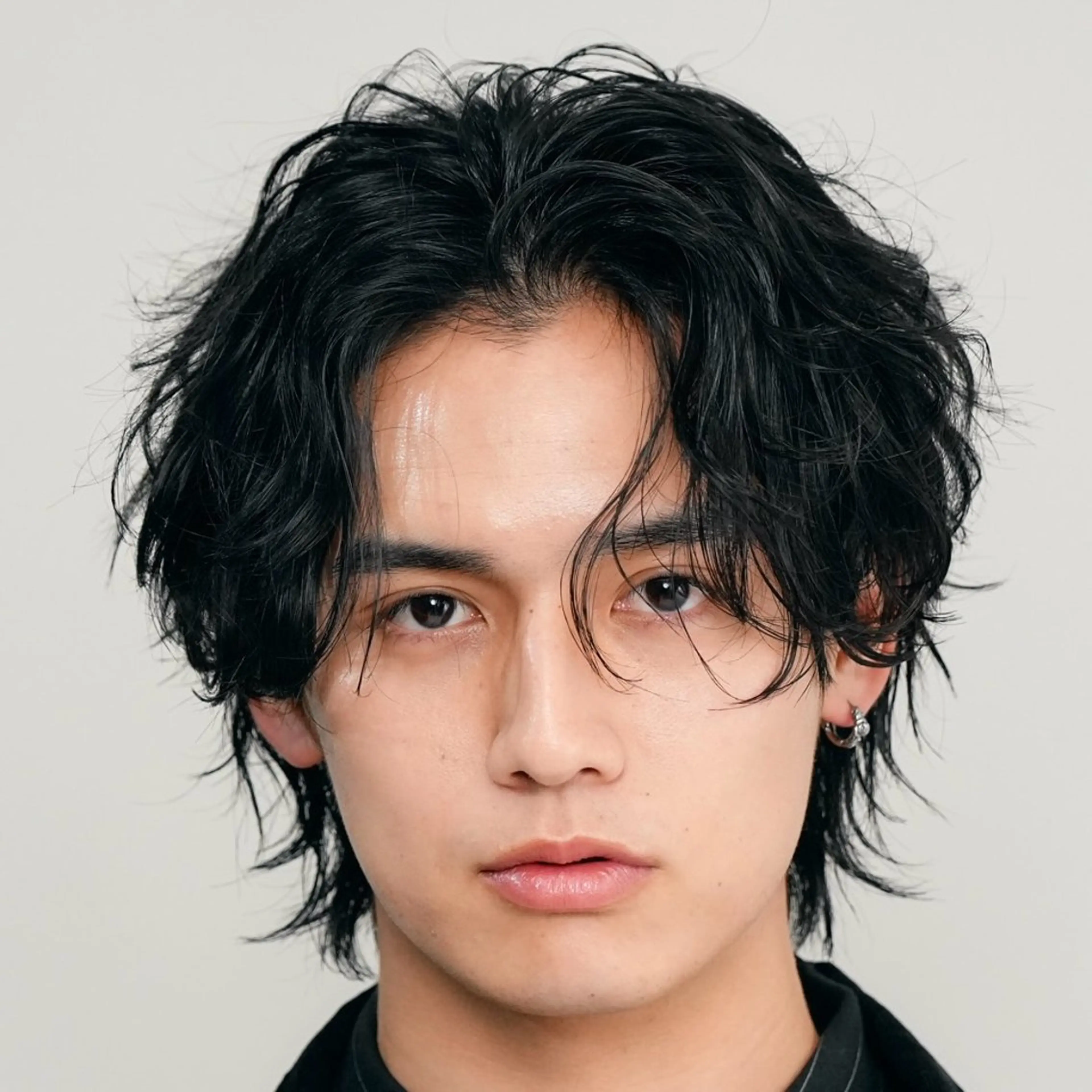 パーマ メンズ センターパート マッシュ メンズパーマ メンズウルフカット ウルフカット カット パーマ 小野 隼士のヘアスタイル