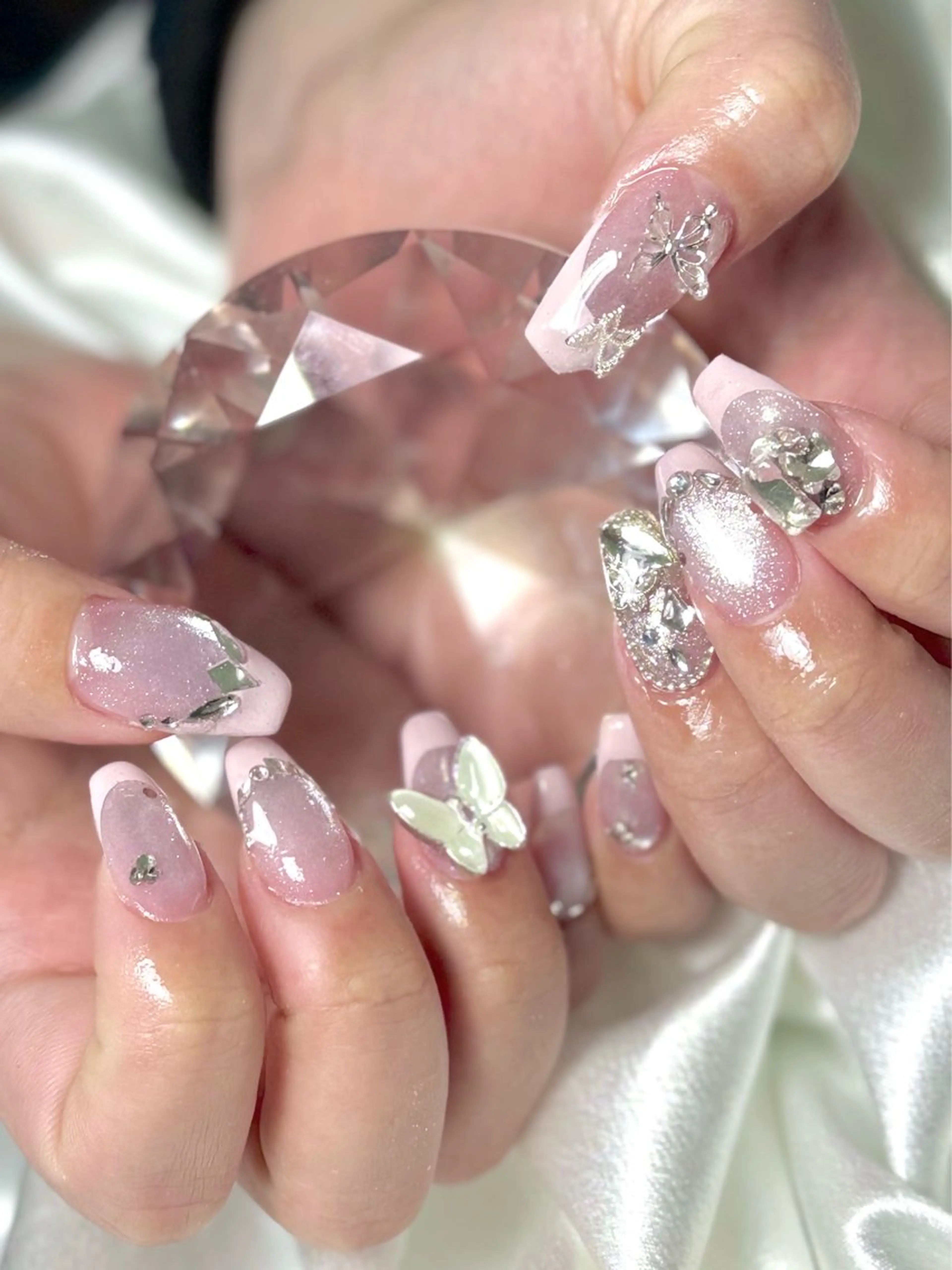 ネイル ハンドネイル ルシイ🎀新宿長さ 出しパーツ専門店のネイルデザイン