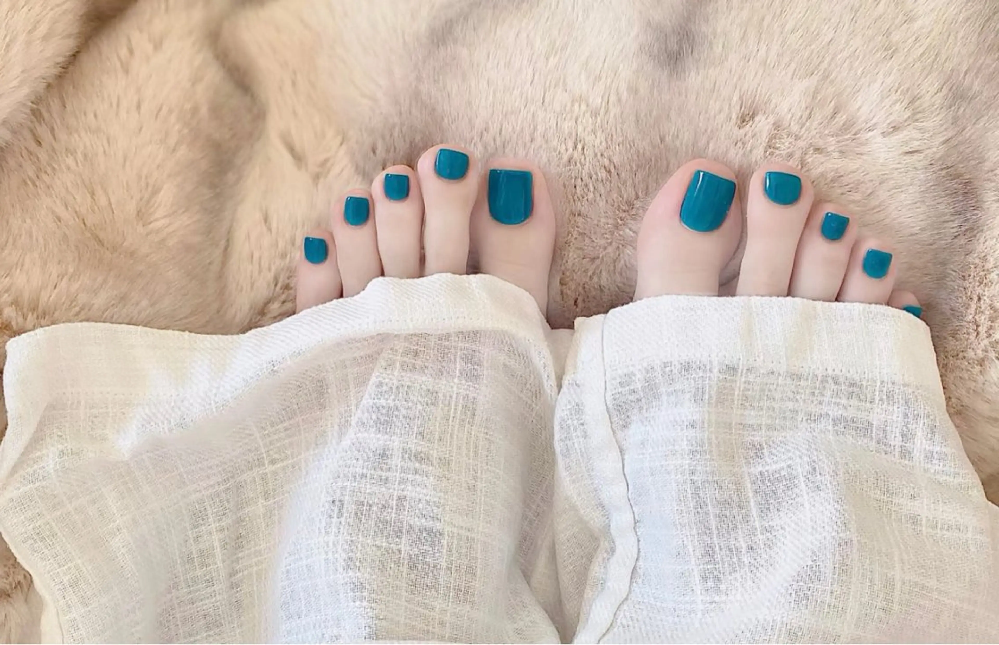 ネイル アートネイル オーロラネイル ガーリー キラキラネイル 韓国ネイル フットネイル Mio NailsalonUのネイルデザイン