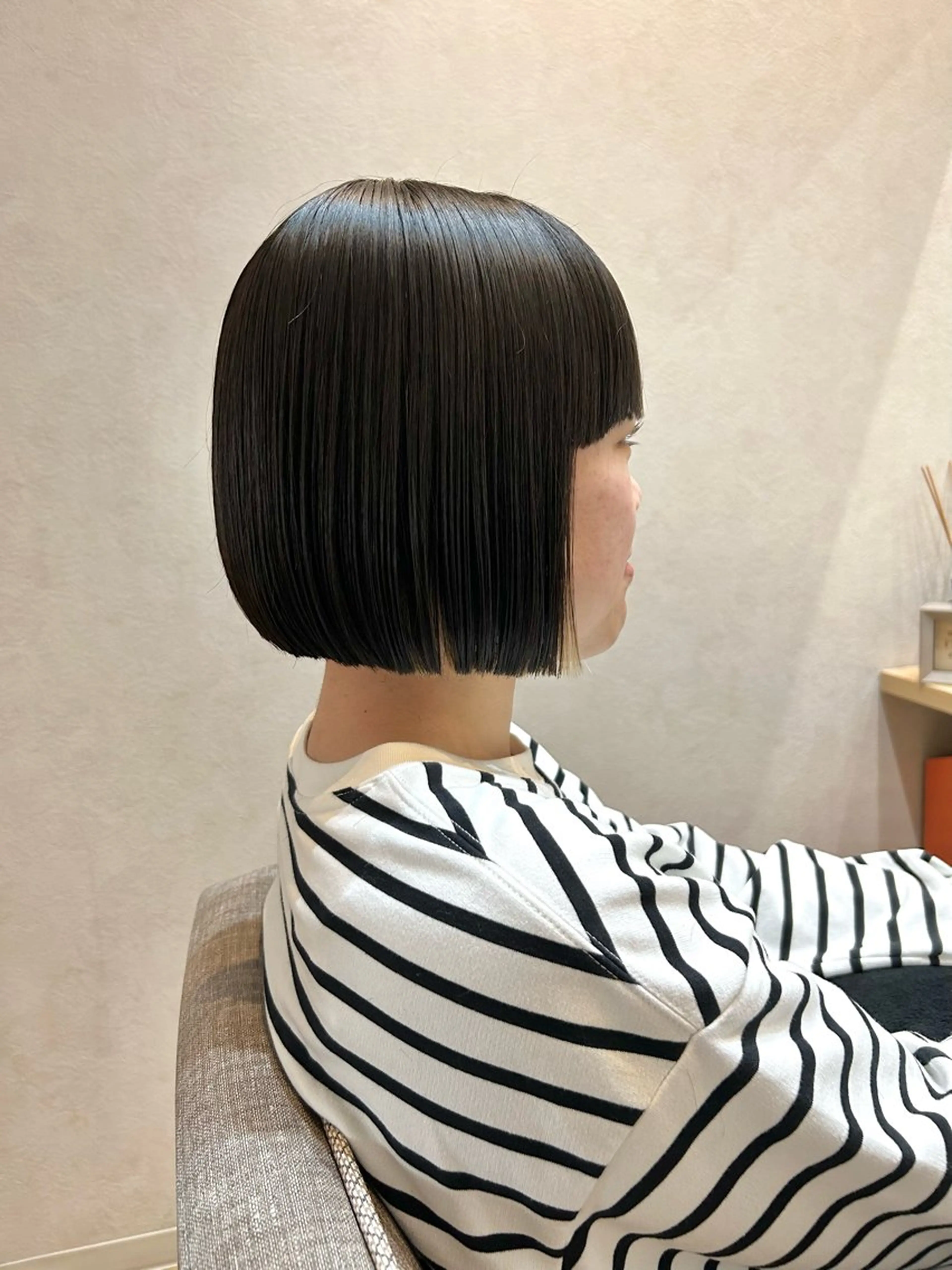 カット/ハチ上、顔周りストレートパーマ/1stepトリートメントの写真