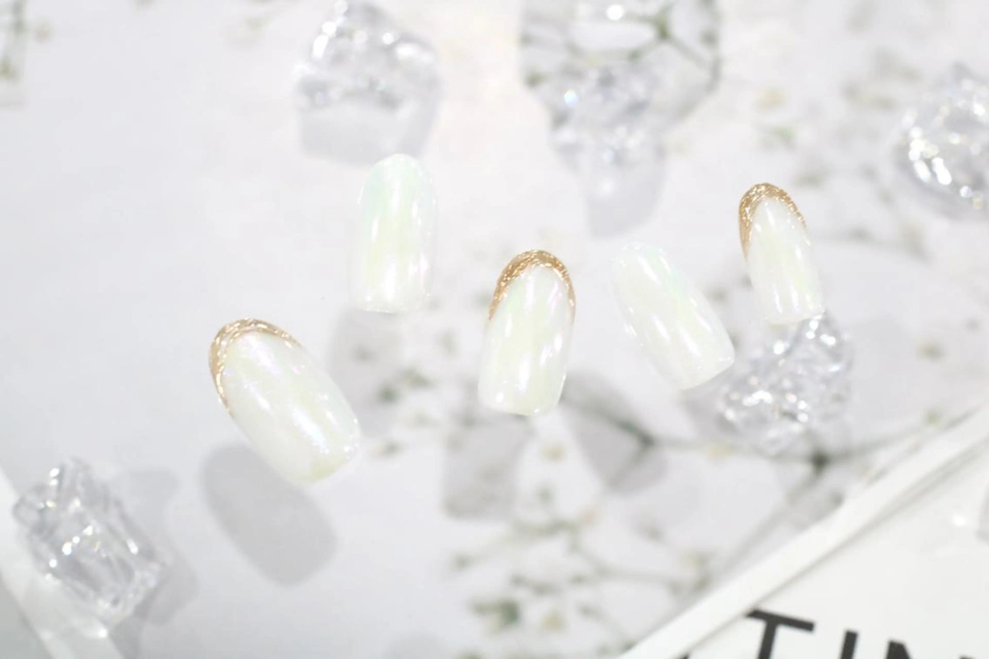 ネイル Leonie misuzu. oのネイルデザイン