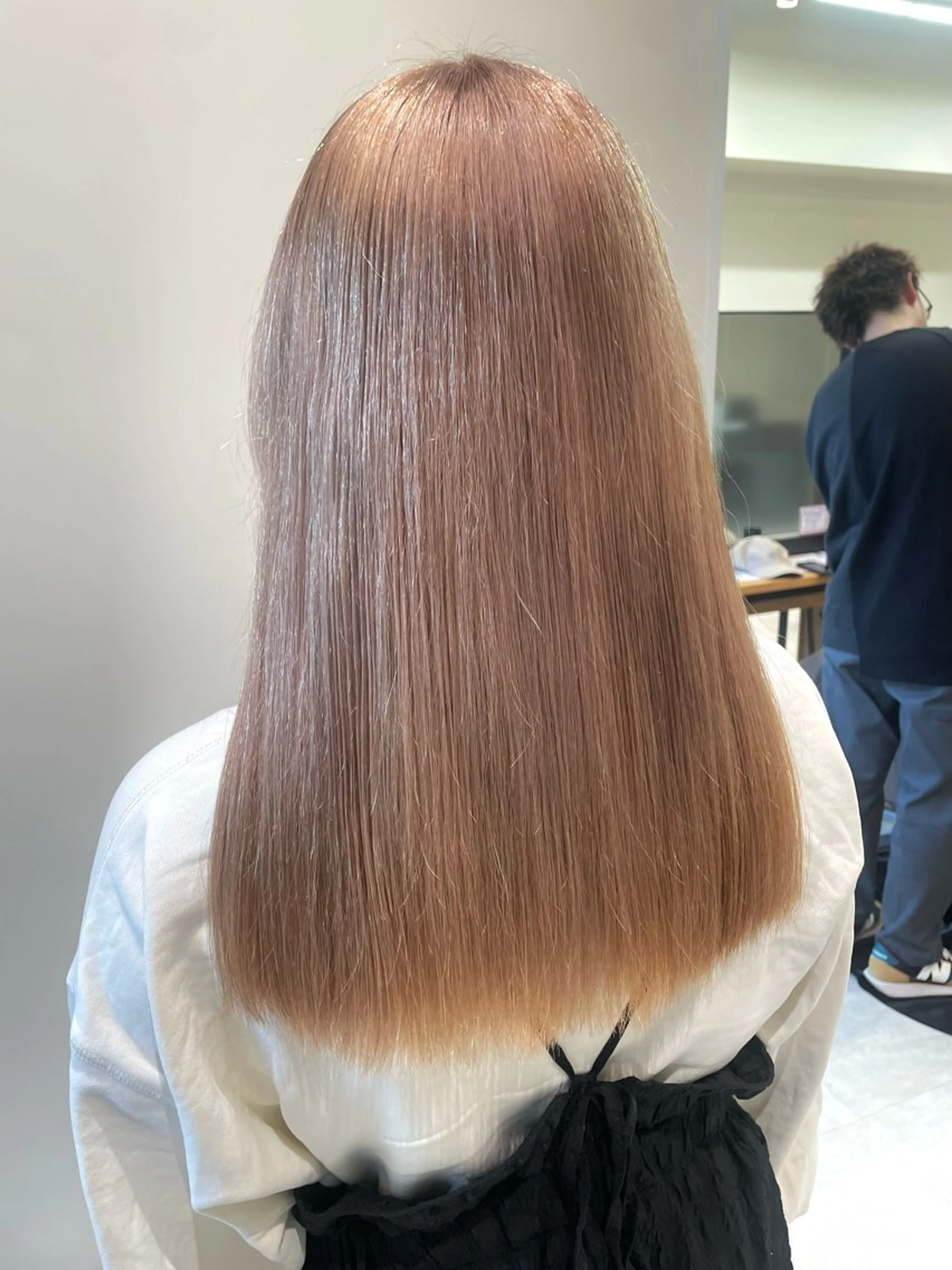 ロング カラー ベージュカラー ミルクティーベージュ レイヤーカット/ブラ ウンカラー/河野凜のヘアスタイル