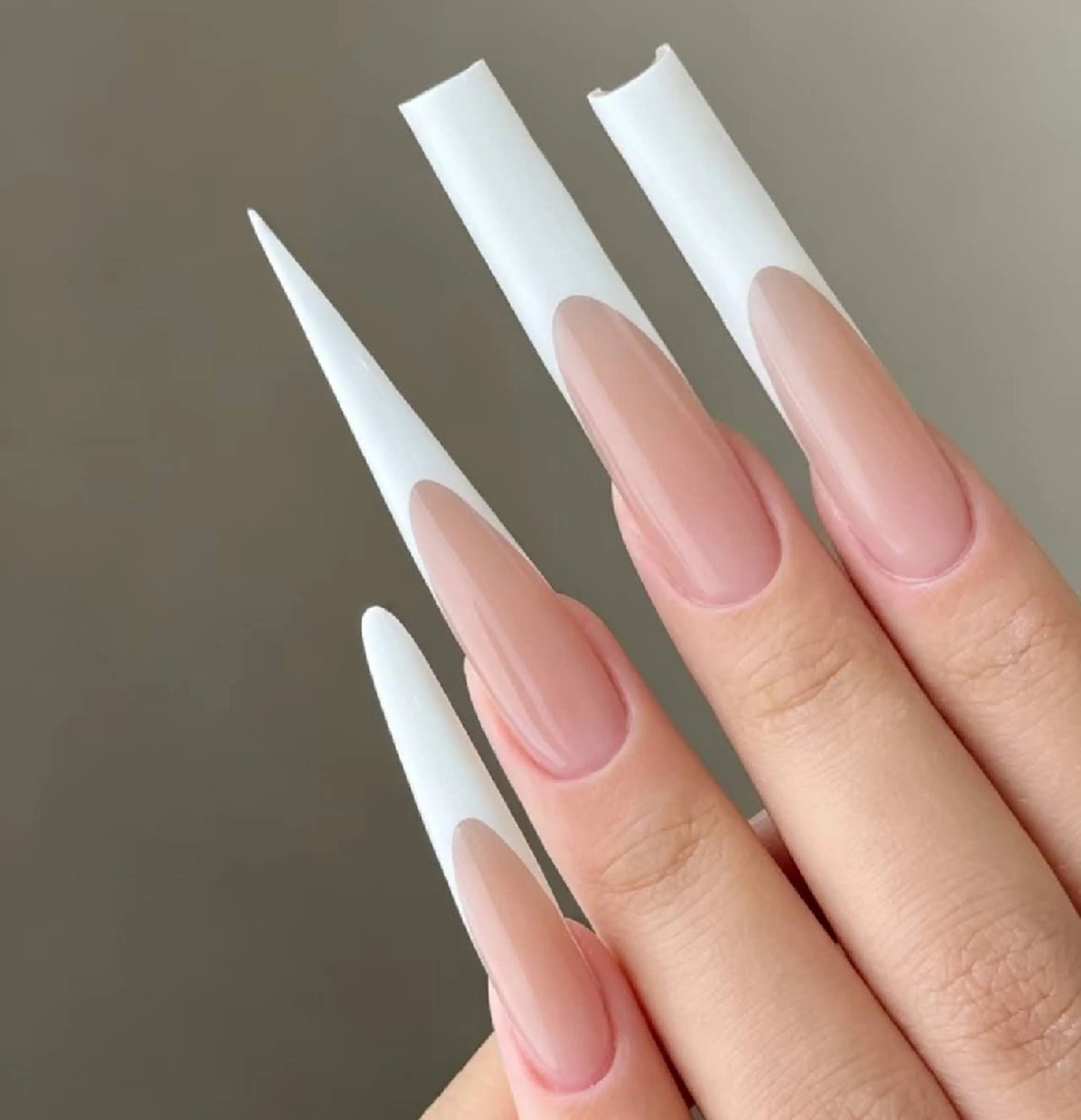 ネイル 小島 阿佑美のネイルデザイン