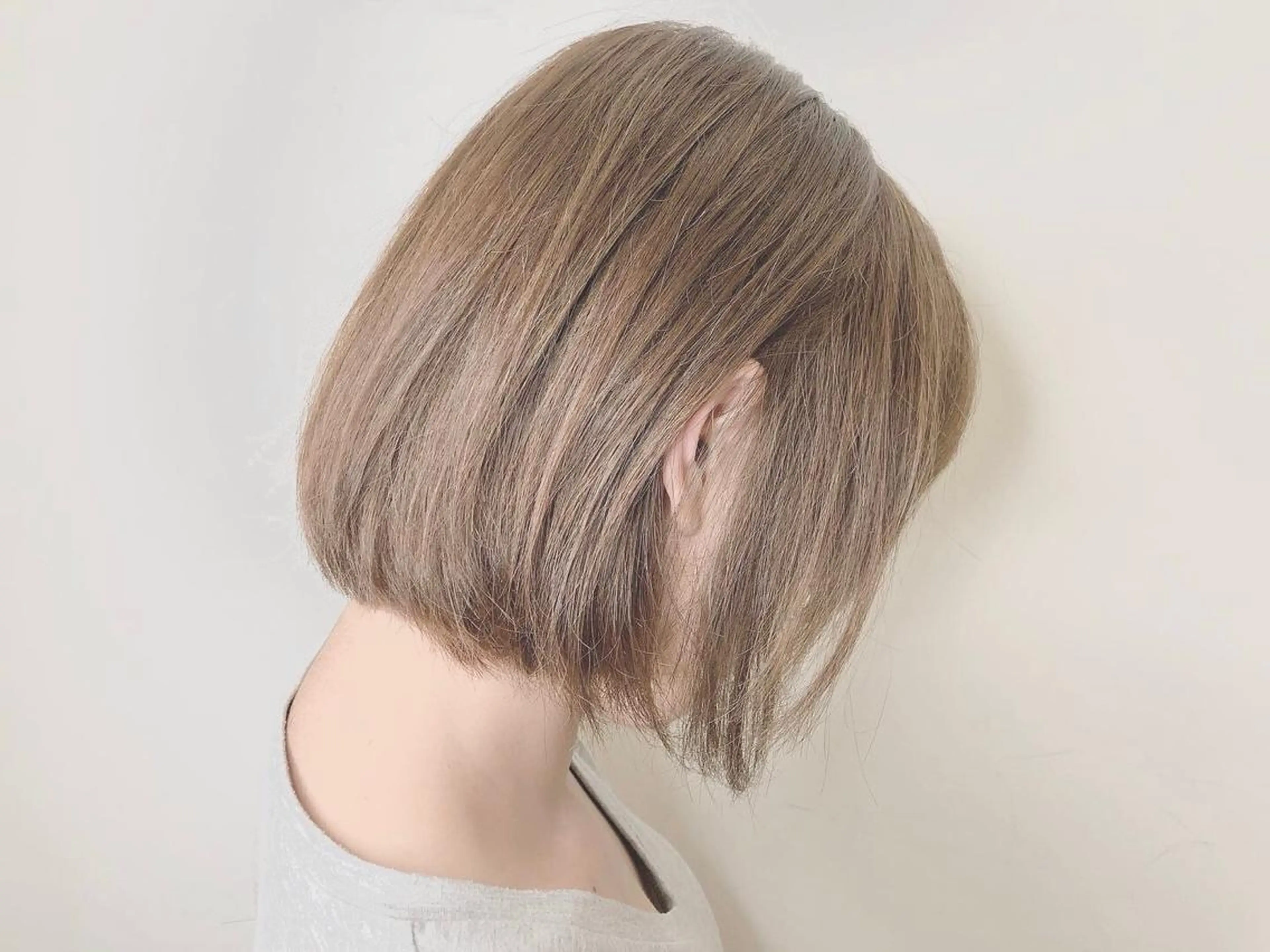 ショート カラー ベージュカラー ミルクティーベージュ メンズ レイヤー ウルフ 弓木啓輔のヘアスタイル