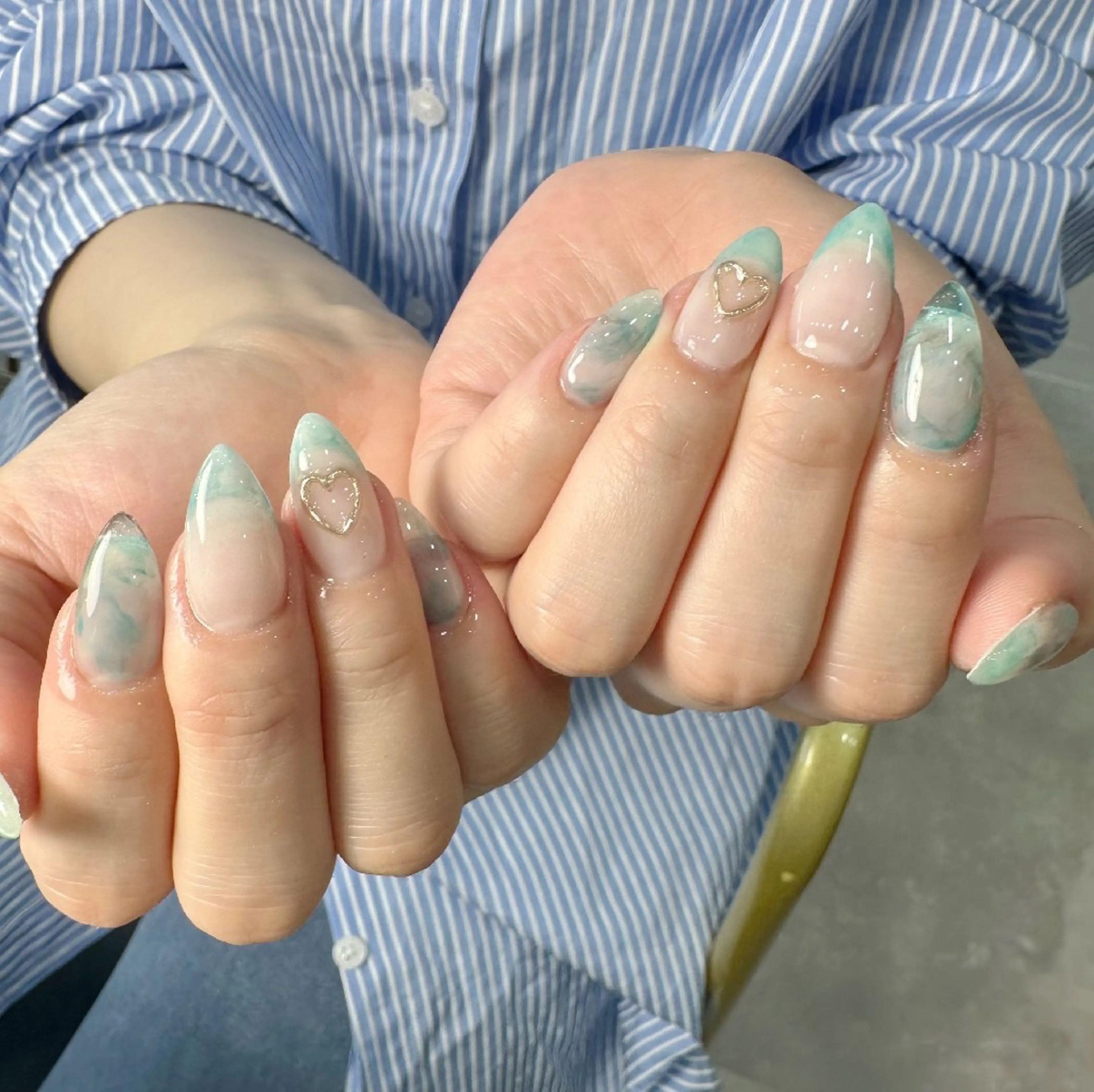 ネイル チークネイル フレンチネイル ジェルネイル ガーリー キラキラネイル ハンドネイル UM Nail Salonのネイルデザイン
