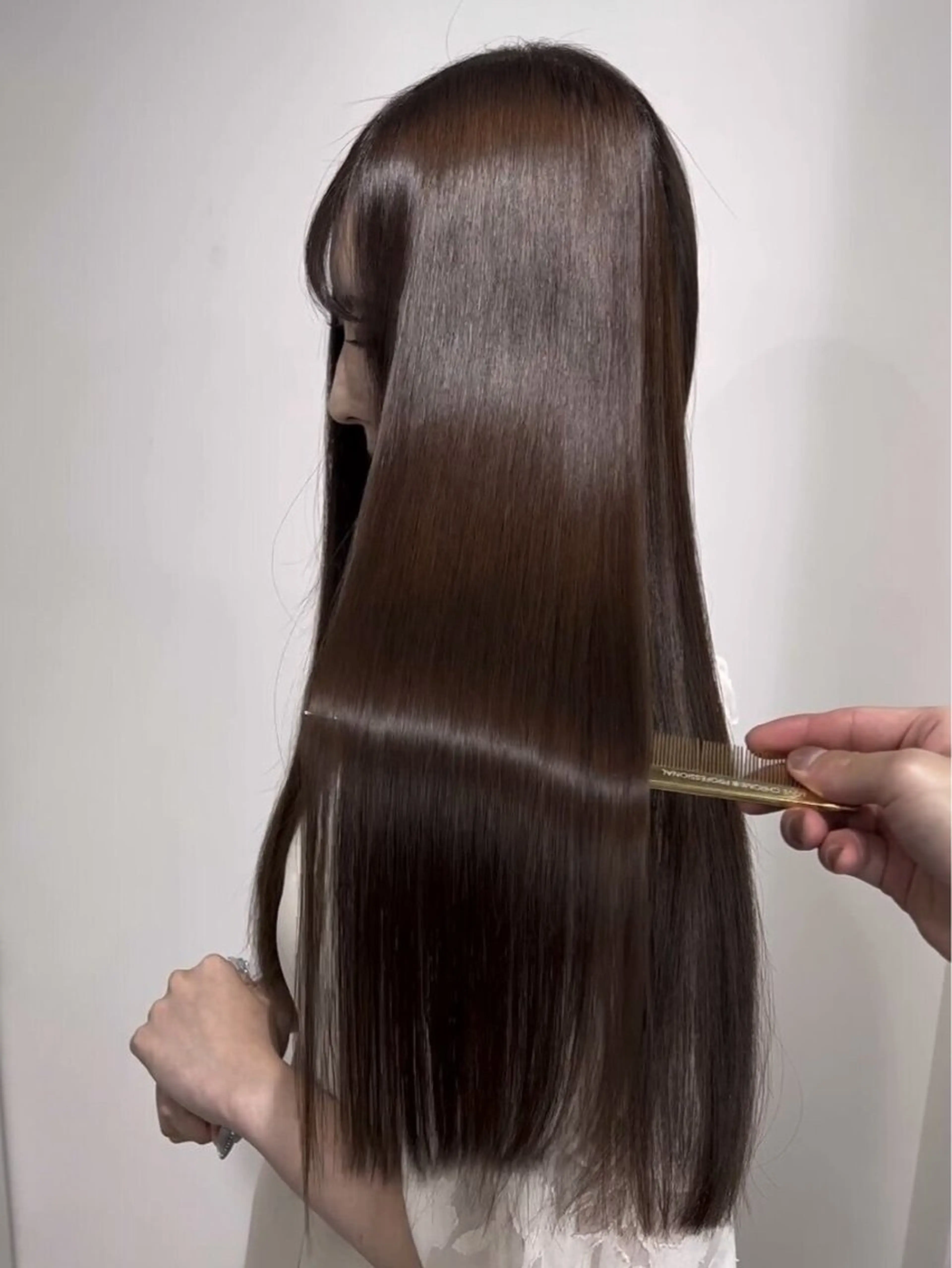 ロング カット トリートメント 🫧とぅるん艶髪🫧 透明感カラー×猿渡のヘアスタイル