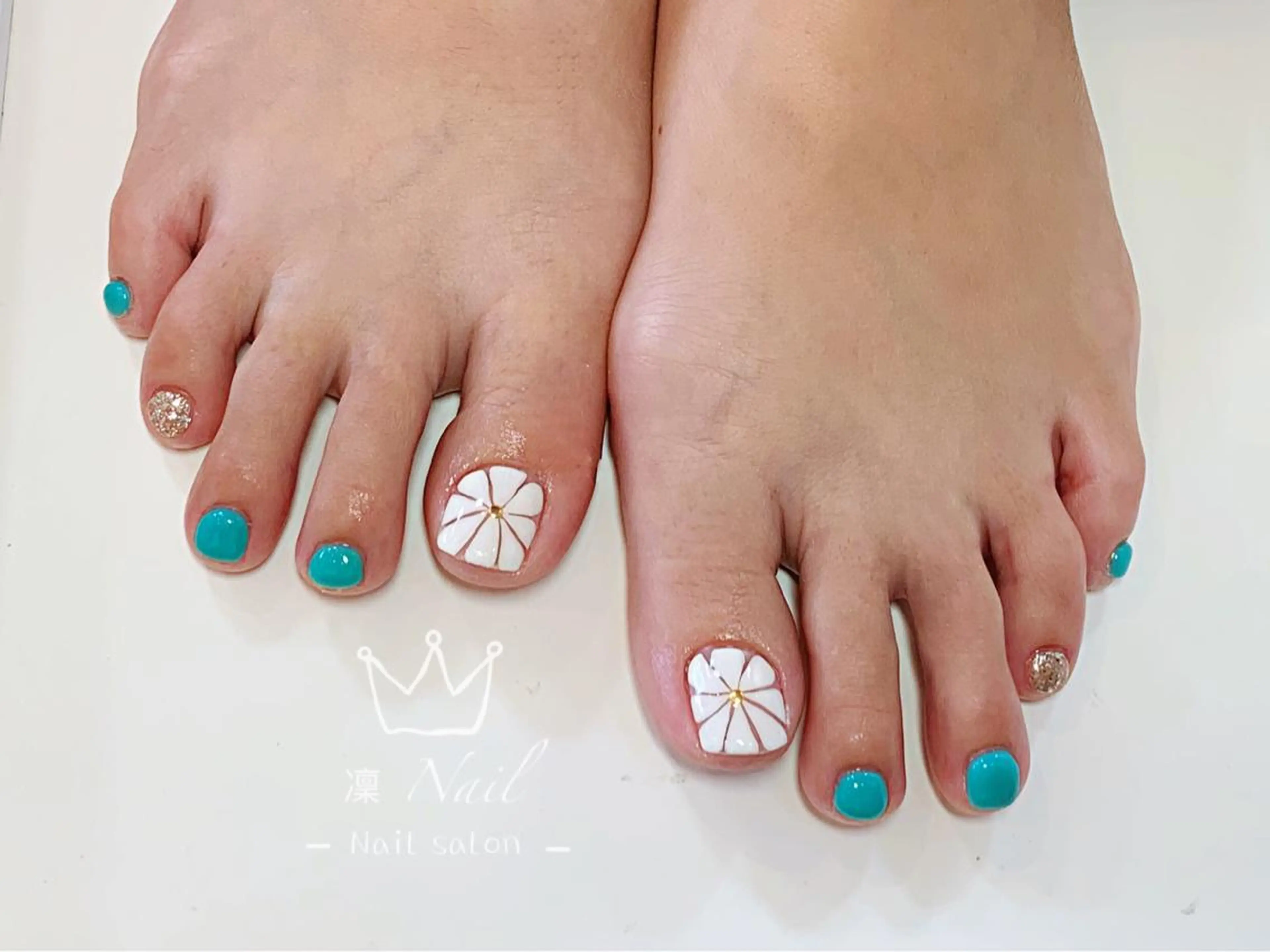 ショート カラー ネイル Le’a NailSalonのネイルデザイン