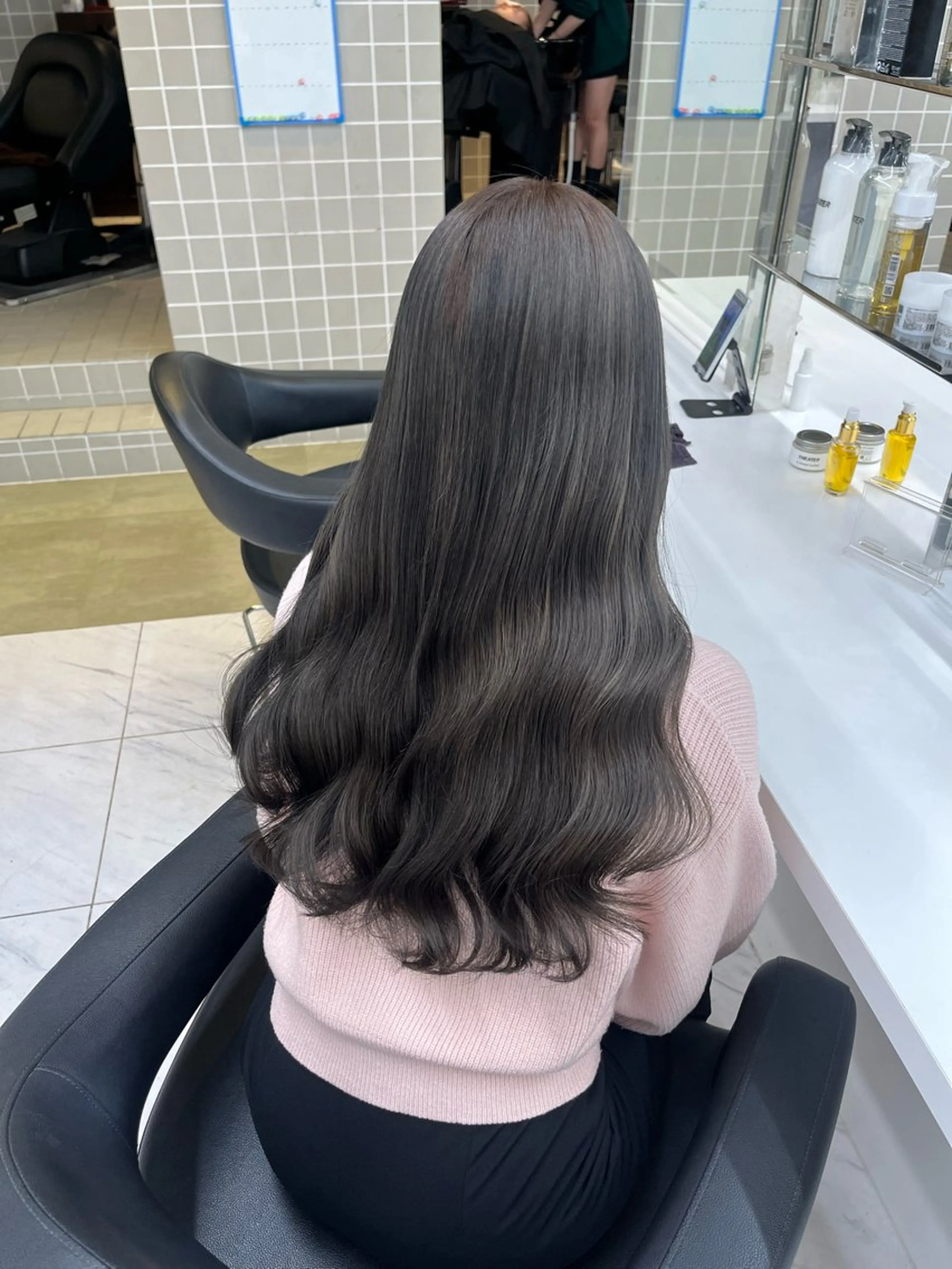 セミロング ヘアカラー トリートメント ヘッドスパ ヘアセット 寒色/ベージュヘア ブリーチありMiOのヘアスタイル