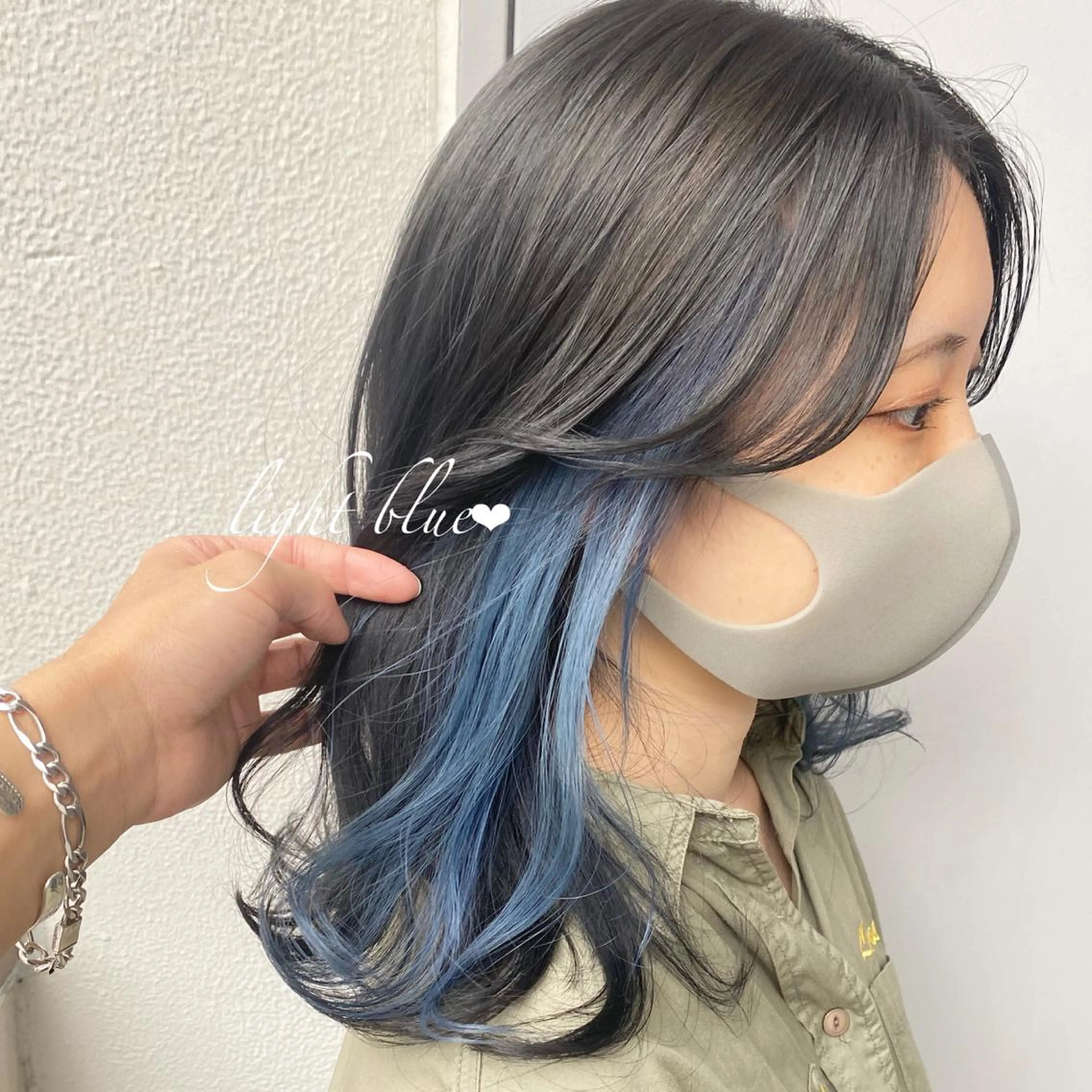 ミディアム カラー ヘアアレンジ ブリーチ ブルーカラー デザインカラー イヤリングカラー 当日予約⭕️ JUNYAのヘアスタイル
