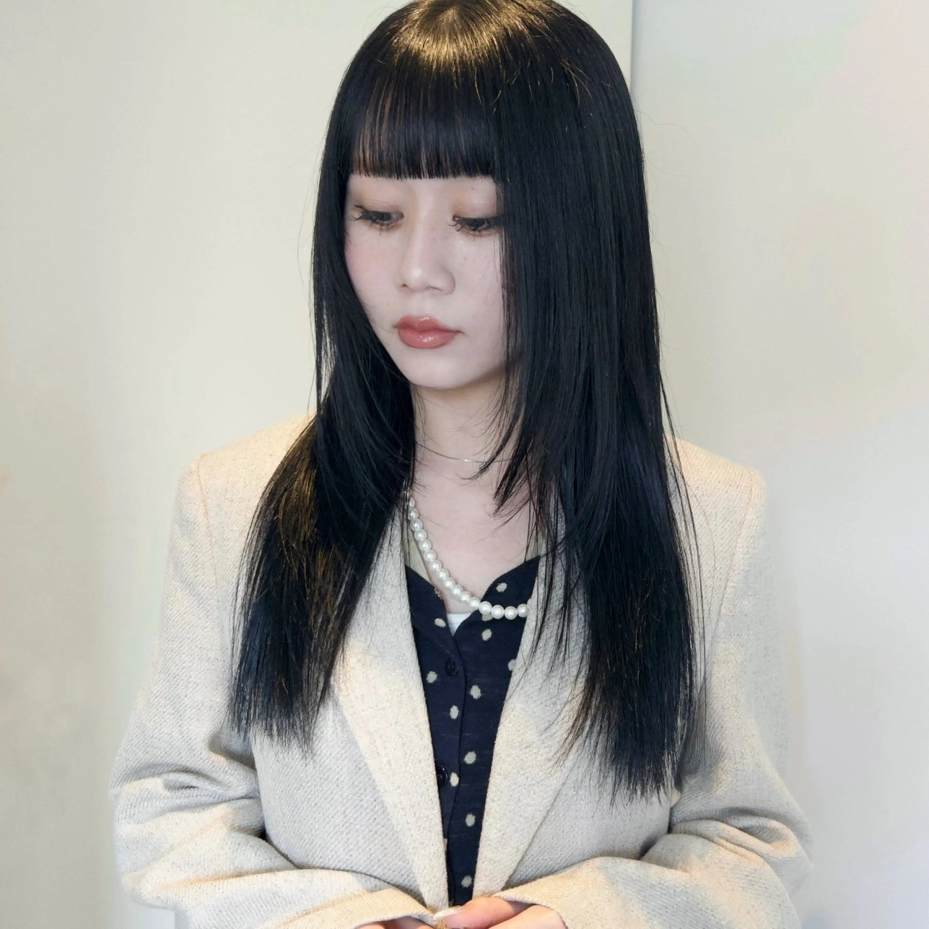 ロング カラー 黒髪 ブルーカラー ブルーブラック 透明感カラー 顔まわりレイヤー カット ヘアカラー トリートメント nonoka オリーブ/レイヤーのヘアスタイル