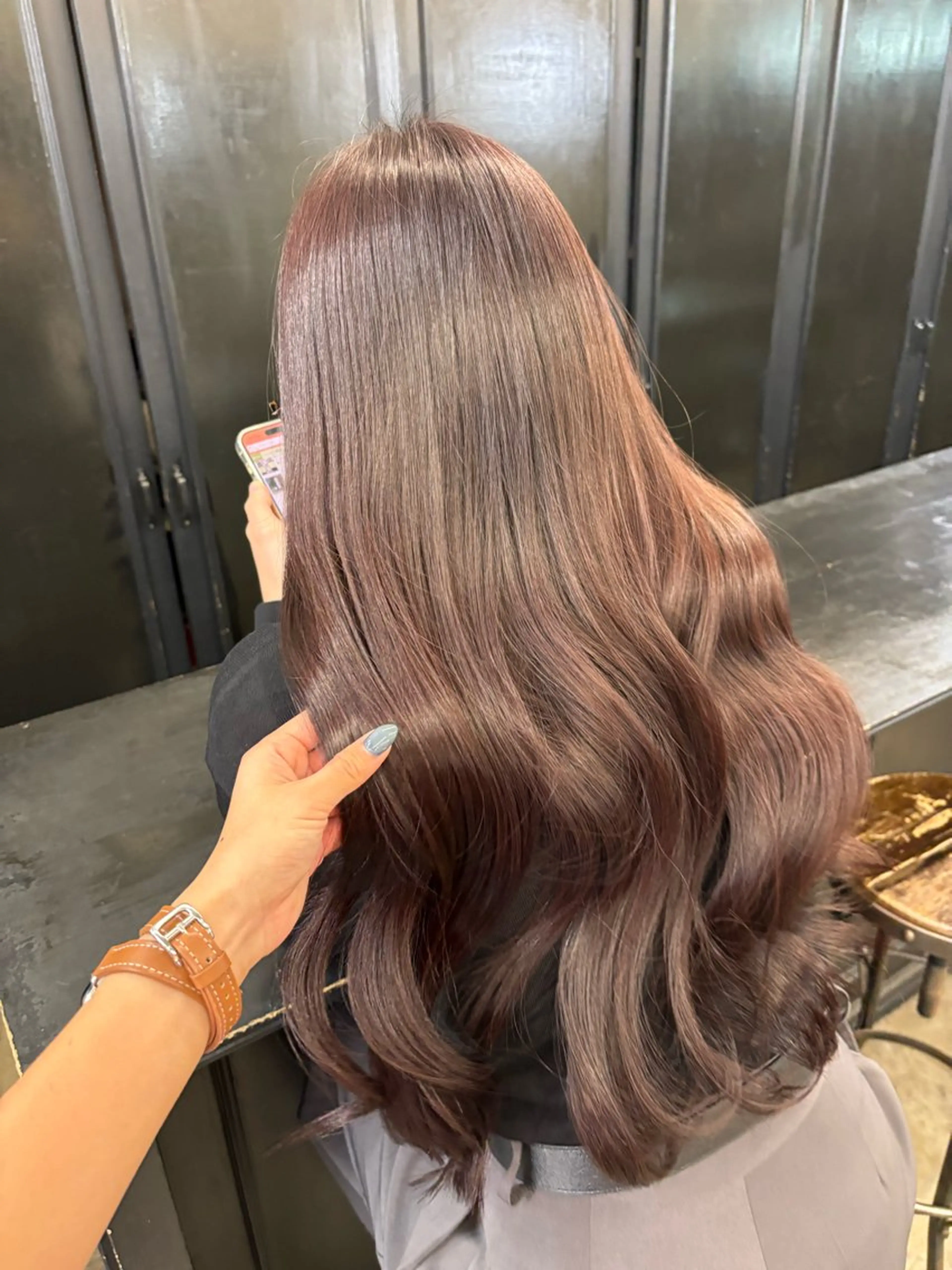 ロング カラー ヘアカラー トリートメント オリーブベージュ 🫒🩶Rianaのヘアスタイル