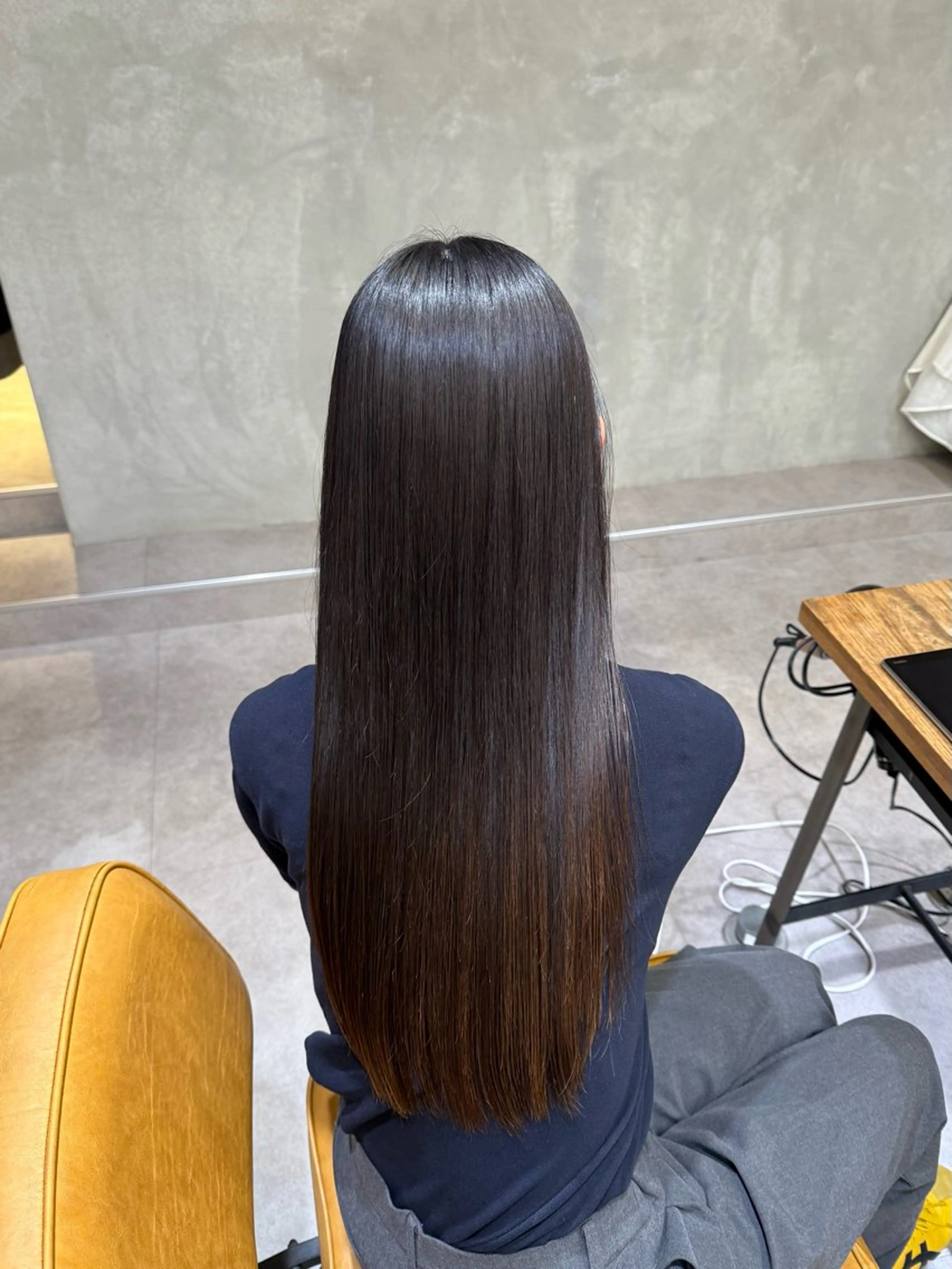 ロング SARA 【大阪梅田】のヘアスタイル