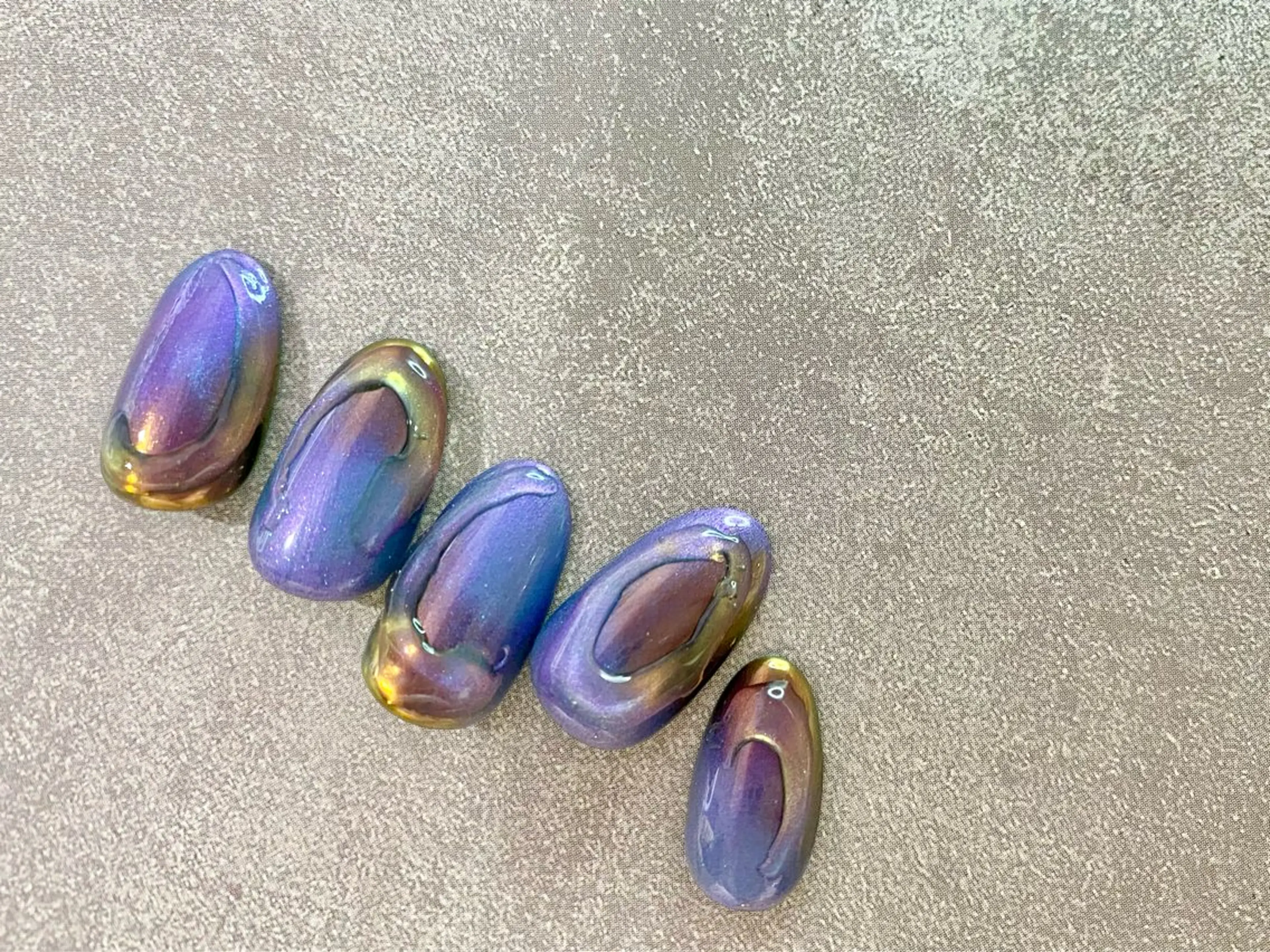 ネイル マグネットネイル ミラーネイル ぷっくりネイル ハンドネイル フジタ エリカのネイルデザイン