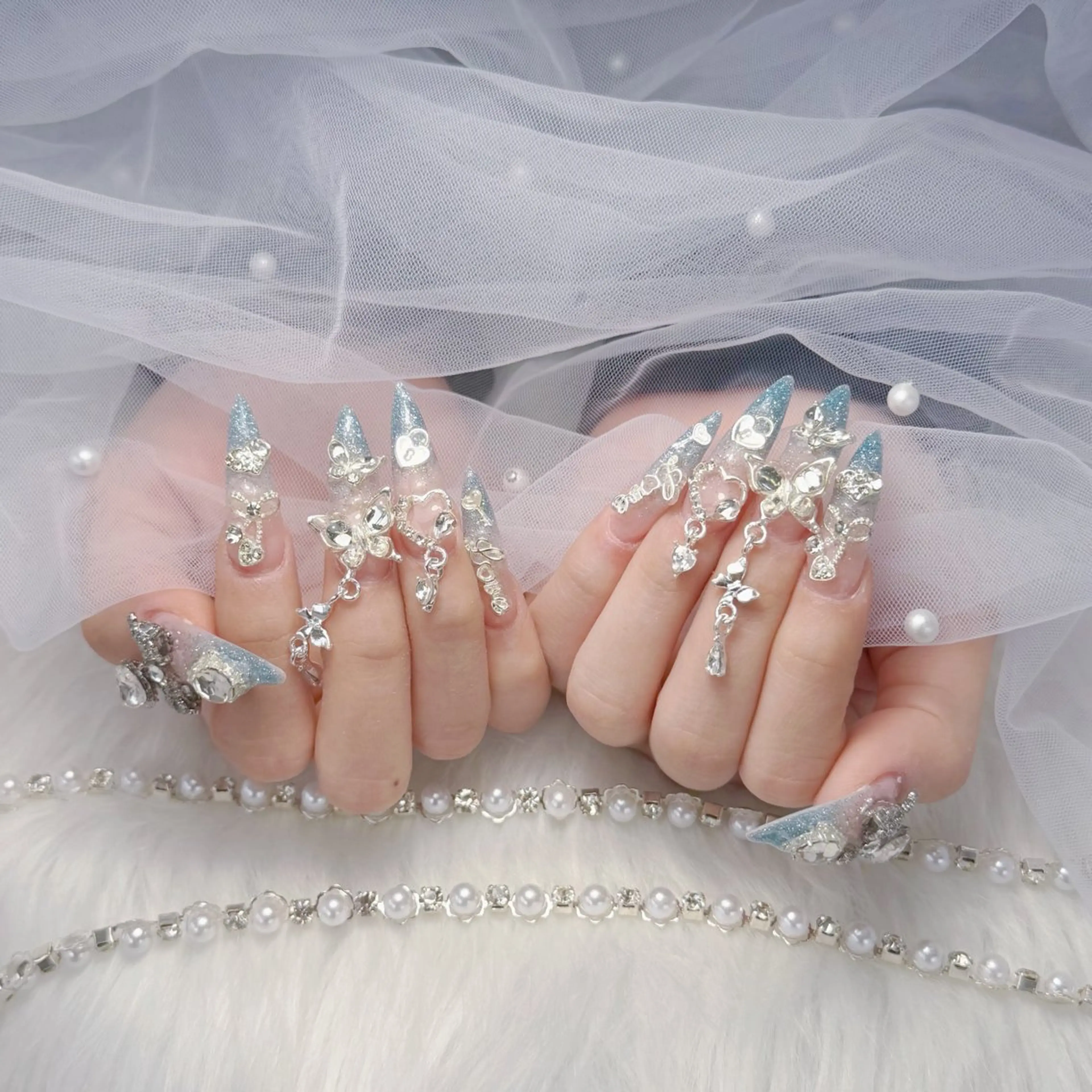 ネイル 水色 春ネイル ハンドネイル ハンドケア いちご ちゃんのネイルデザイン