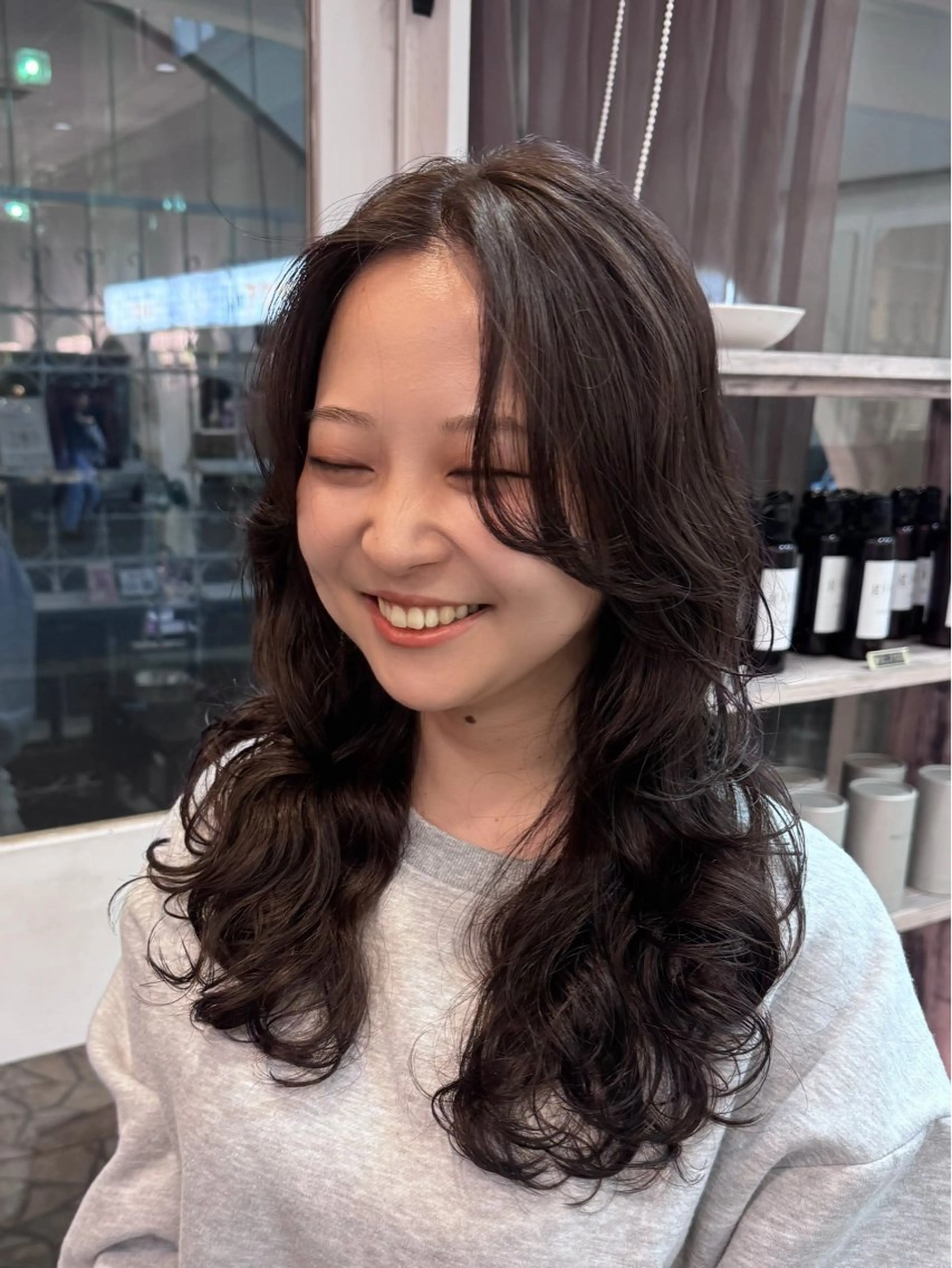 🔹営業後🔹コテ巻き風パーマ＋デザインカット✂️の写真