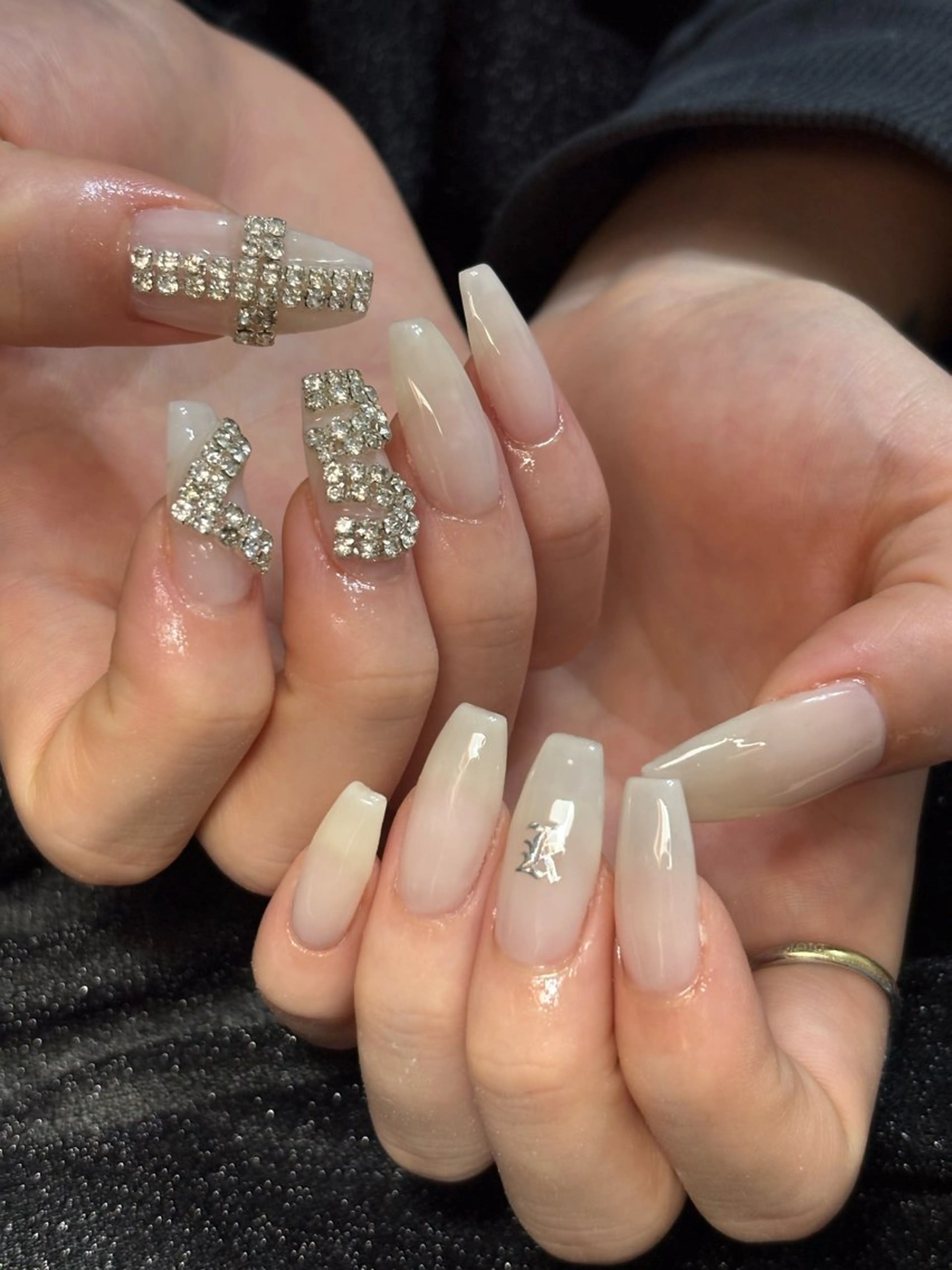 ネイル ハンドネイル フットネイル ✴︎ Delightのネイルデザイン