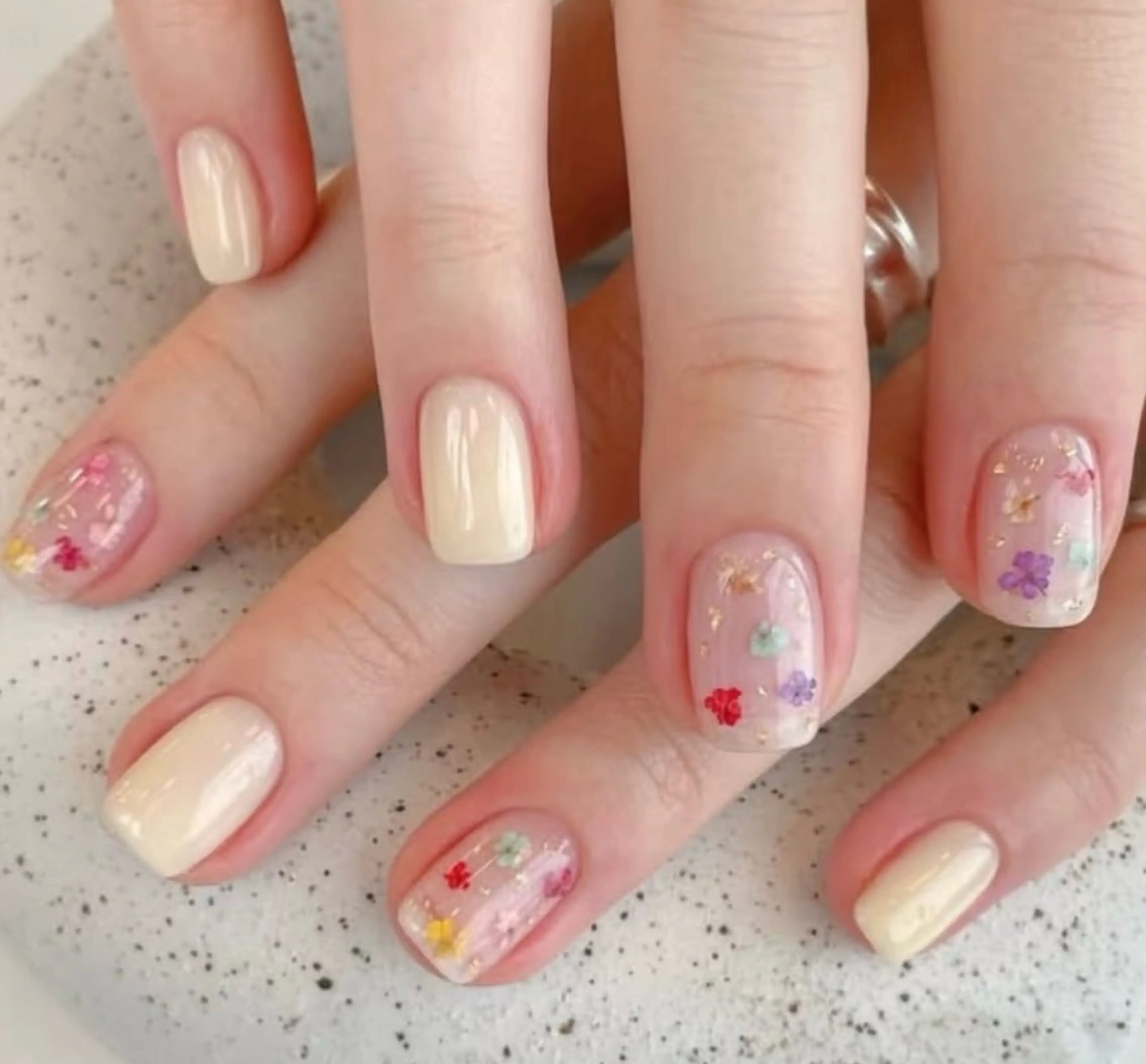 ネイル チークネイル グラデーション マグネットネイル シンプルネイル 春ネイル ハンドネイル AZA NAILROOMのネイルデザイン