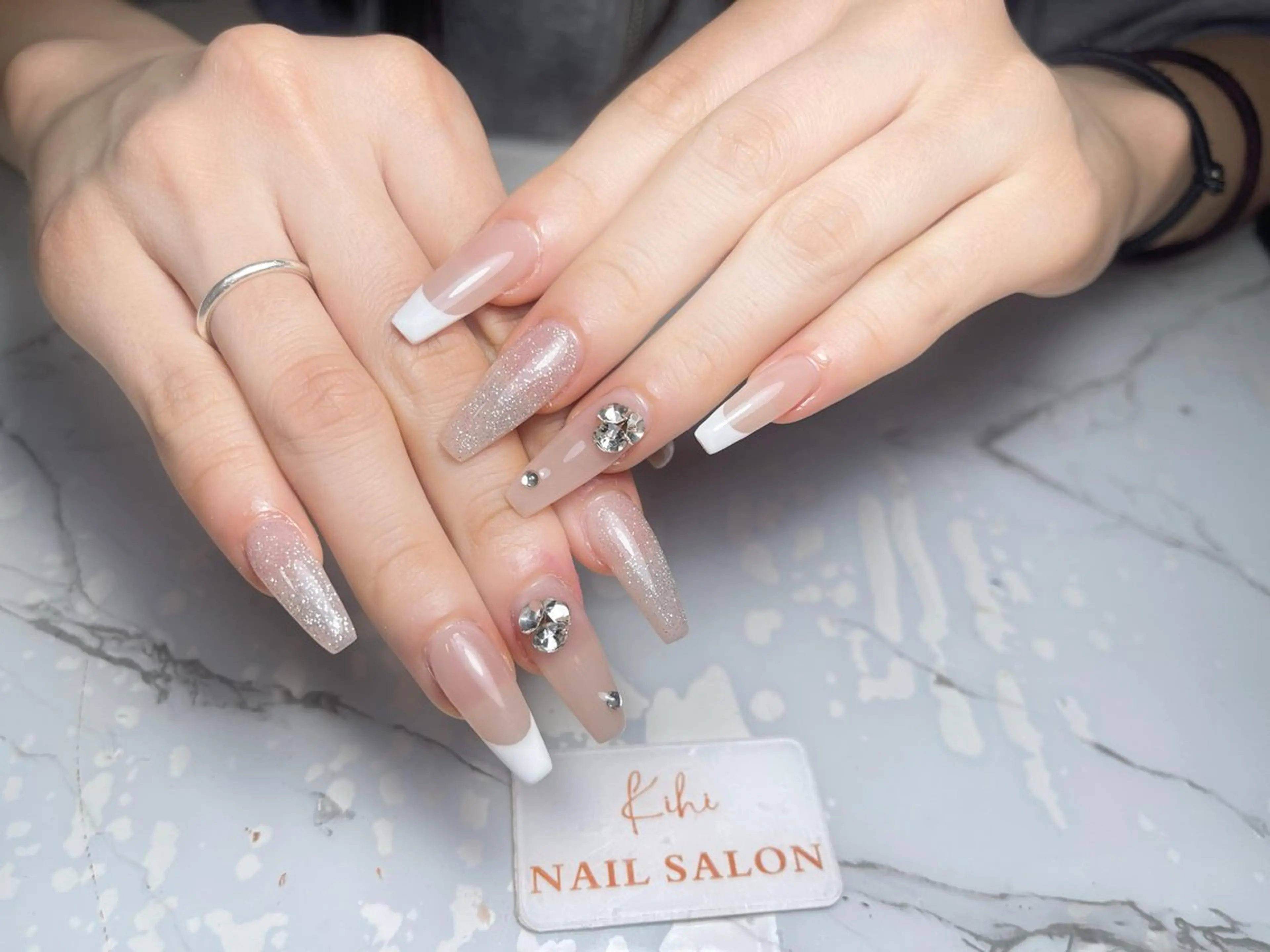 ネイル アートネイル フレンチネイル ジェルネイル グラデーション 韓国ネイル さくら💮💮 【オフ無料】のネイルデザイン